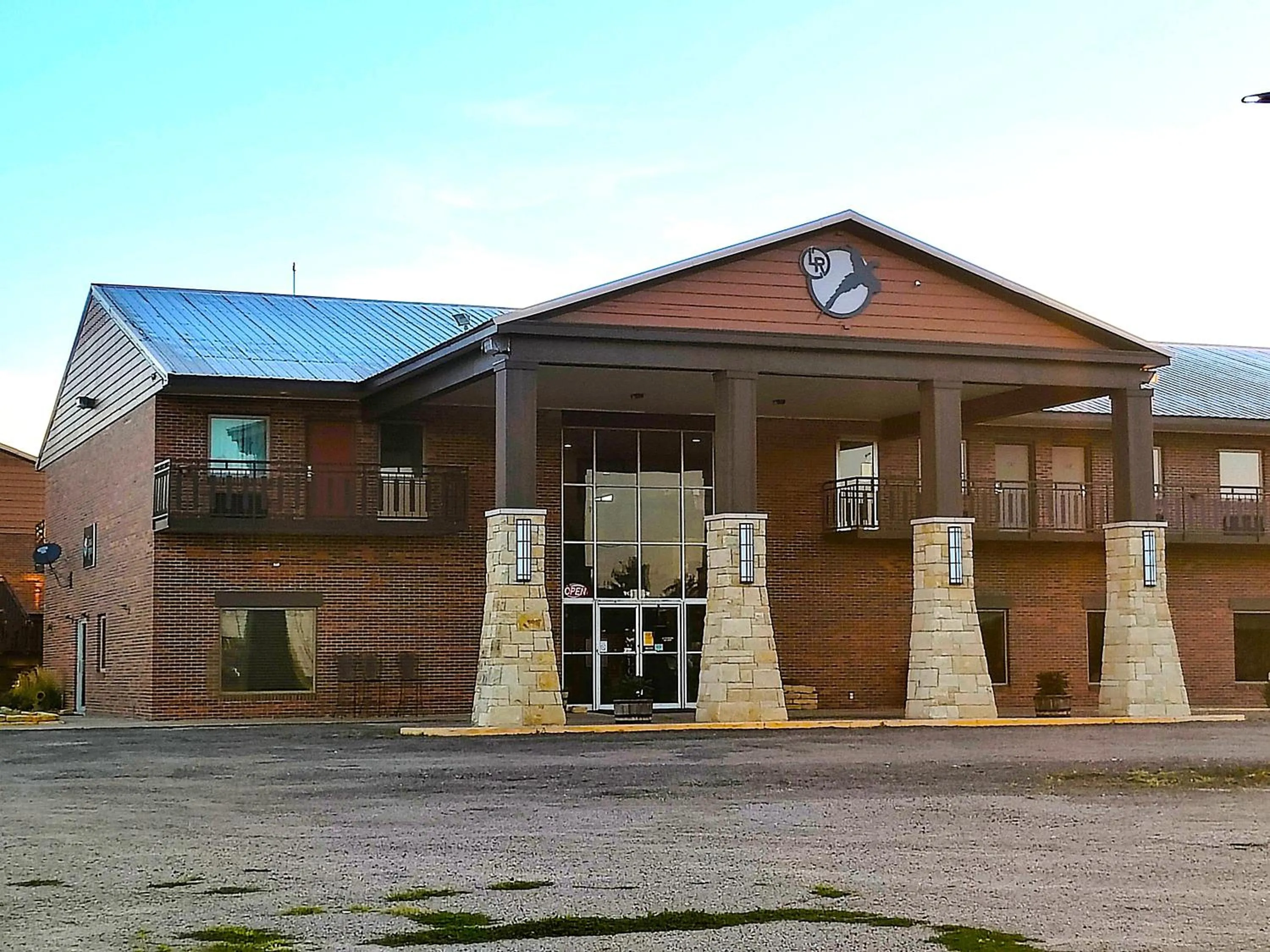 Property building in The Lodge at Russell - Russell Inn
