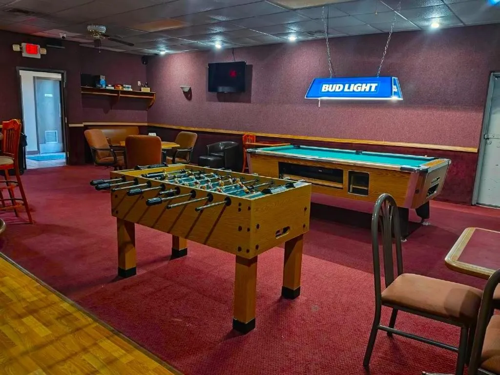 Game Room in The Lodge at Russell - Russell Inn
