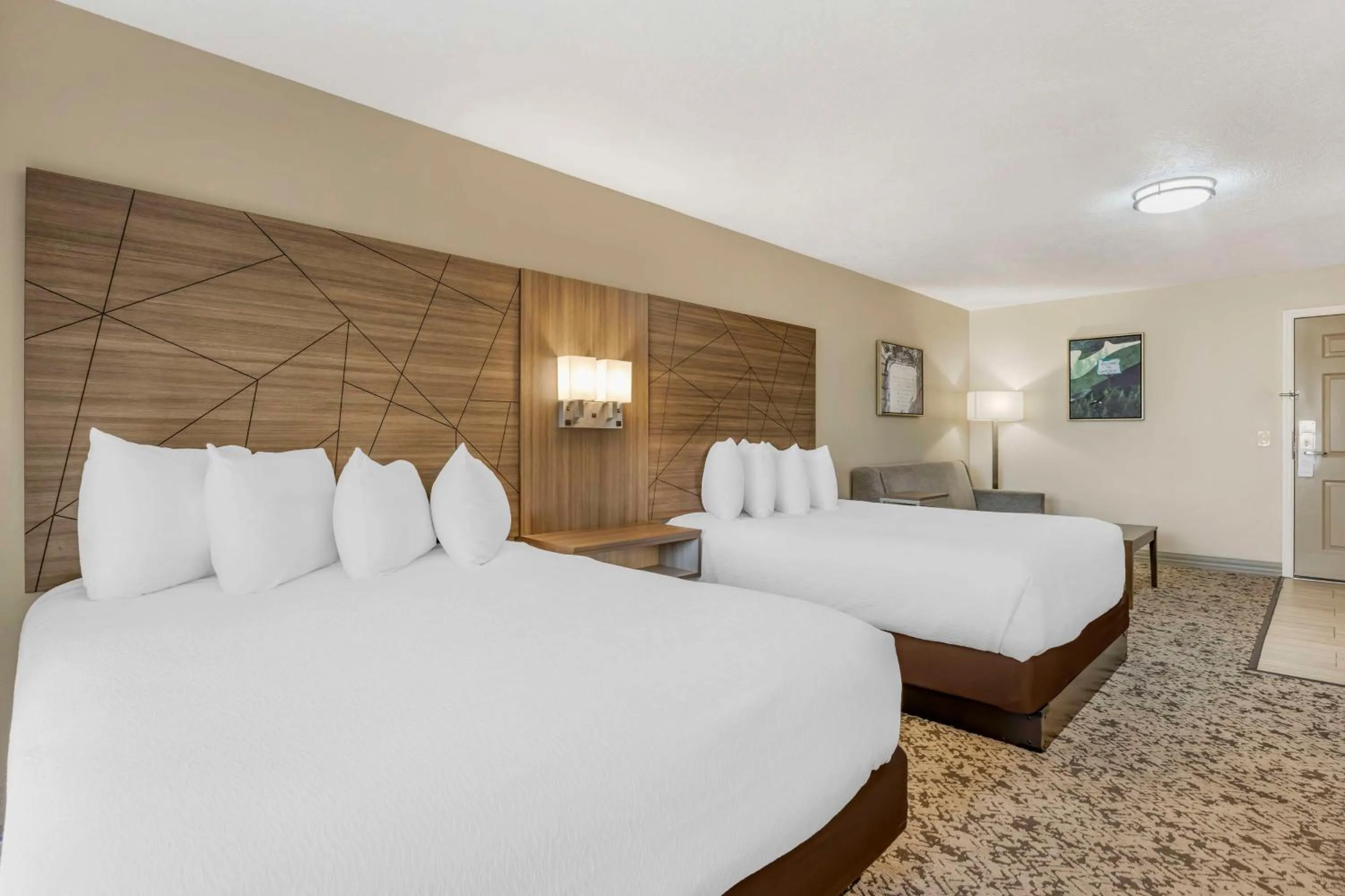 Bedroom, Bed in Best Western Plus Grand Manor Inn