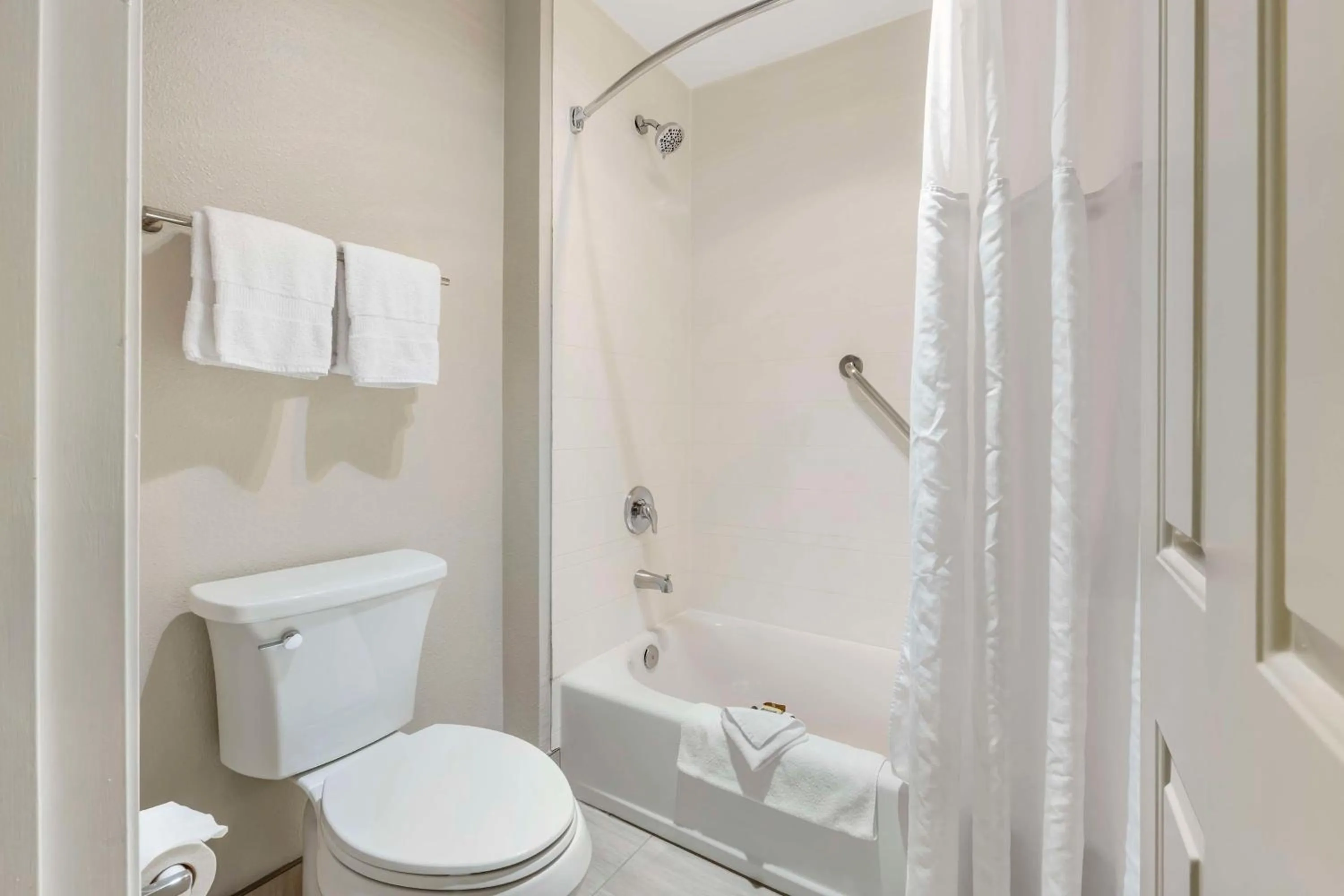 Bathroom in Best Western Plus Grand Manor Inn