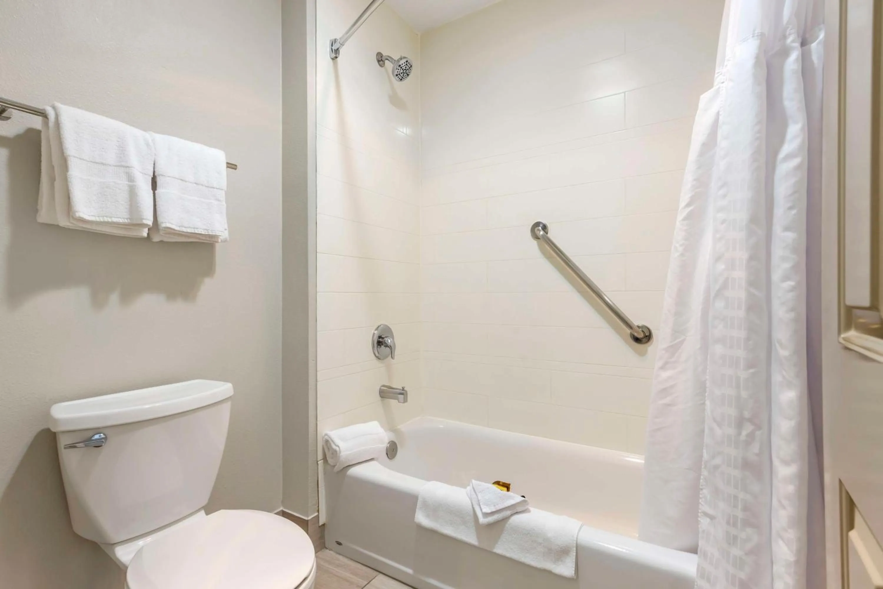 Bathroom in Best Western Plus Grand Manor Inn