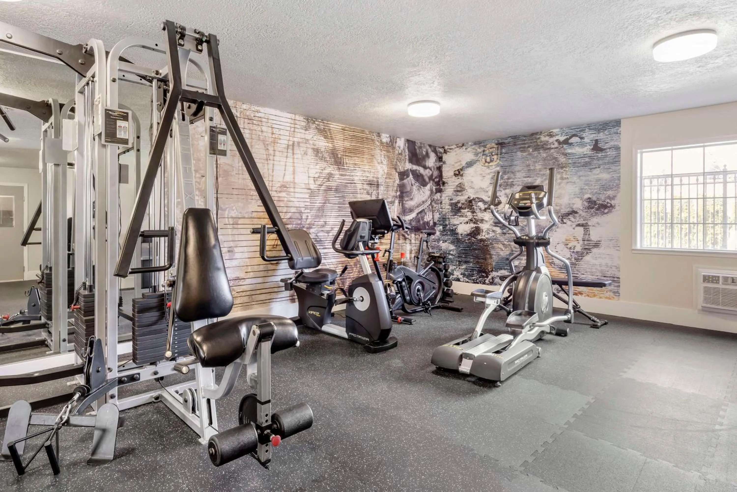 Fitness centre/facilities in Best Western Plus Grand Manor Inn