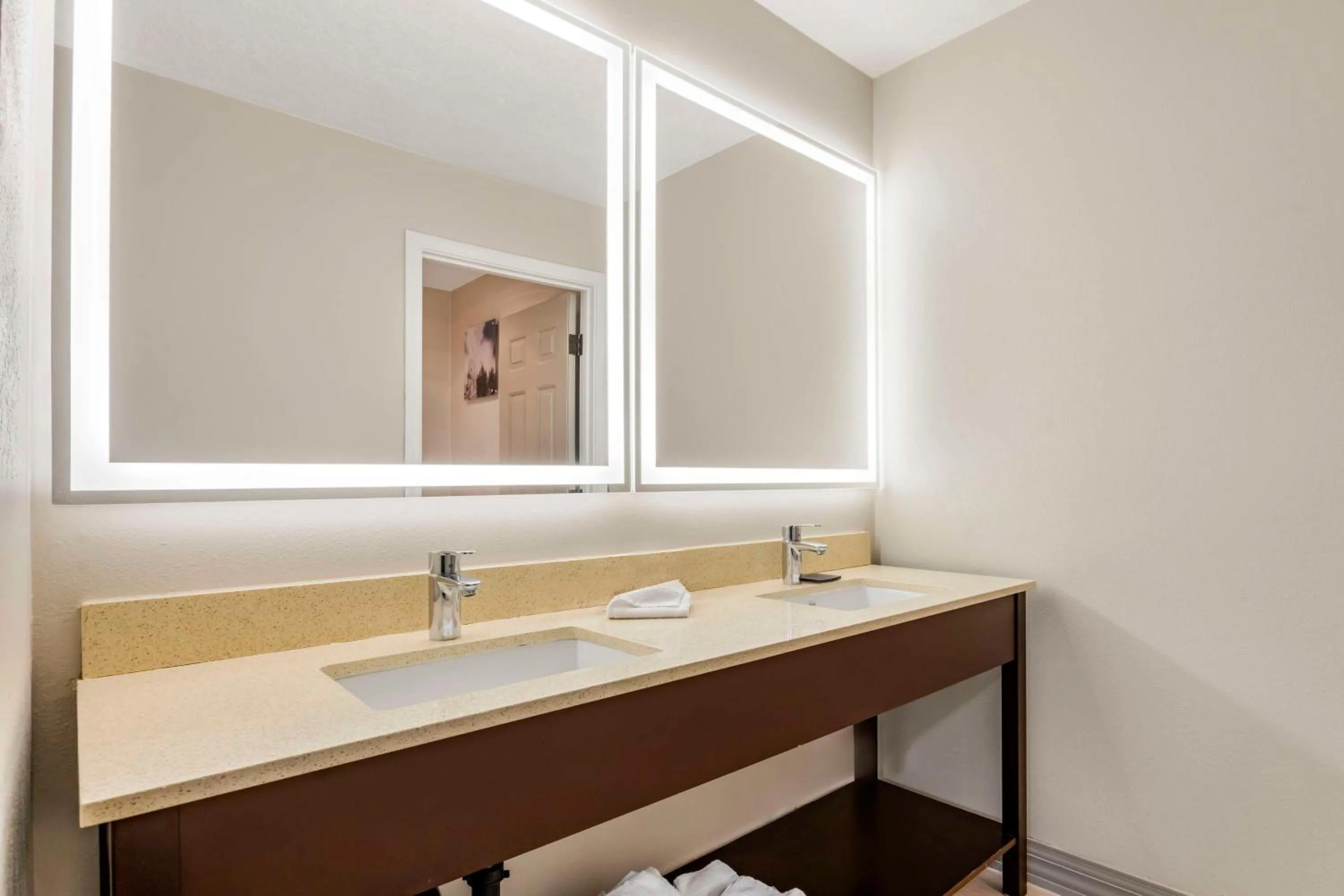 Bathroom in Best Western Plus Grand Manor Inn