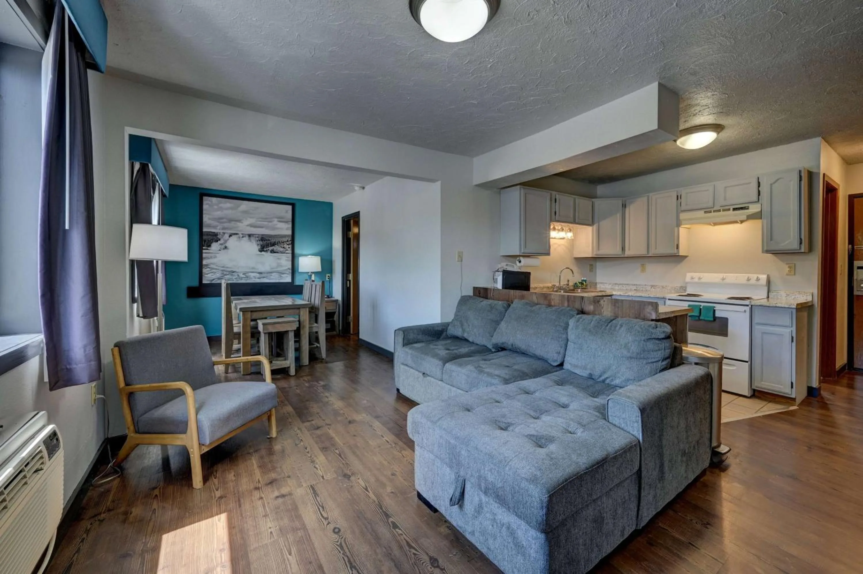 Photo of the whole room in Super 8 by Wyndham Gardiner/Yellowstone Park Area