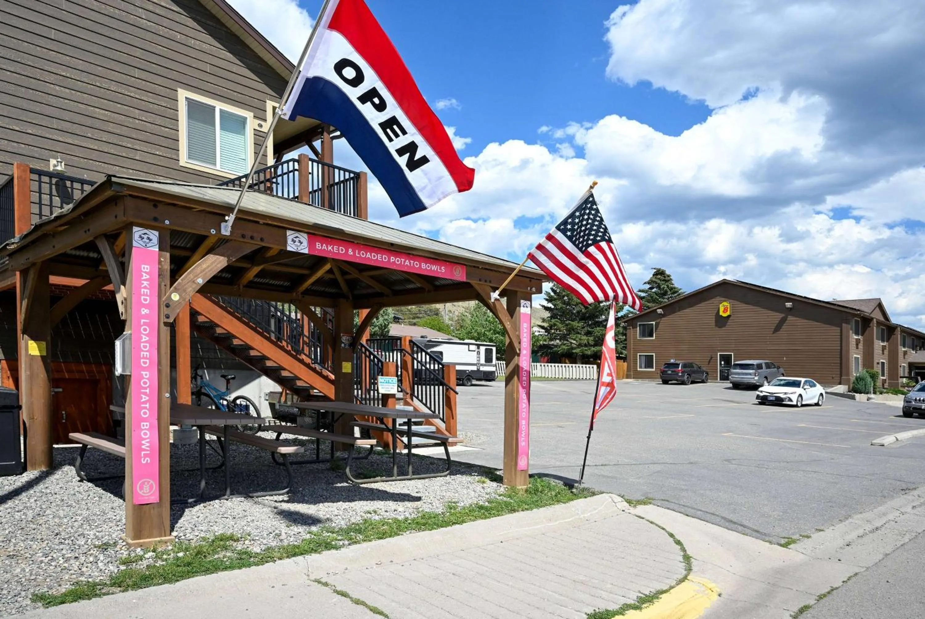 Property building in Super 8 by Wyndham Gardiner/Yellowstone Park Area