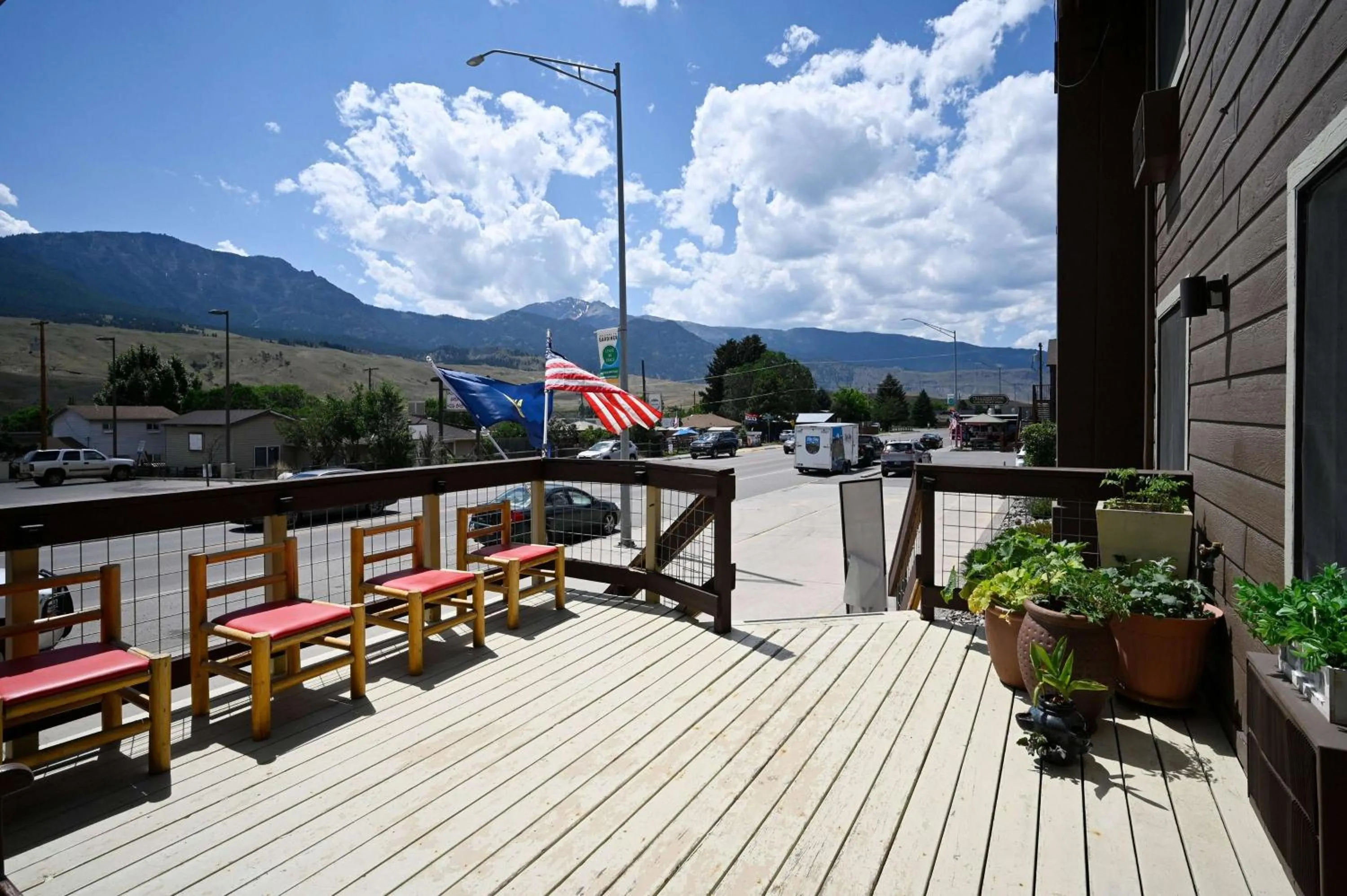 Property building in Super 8 by Wyndham Gardiner/Yellowstone Park Area