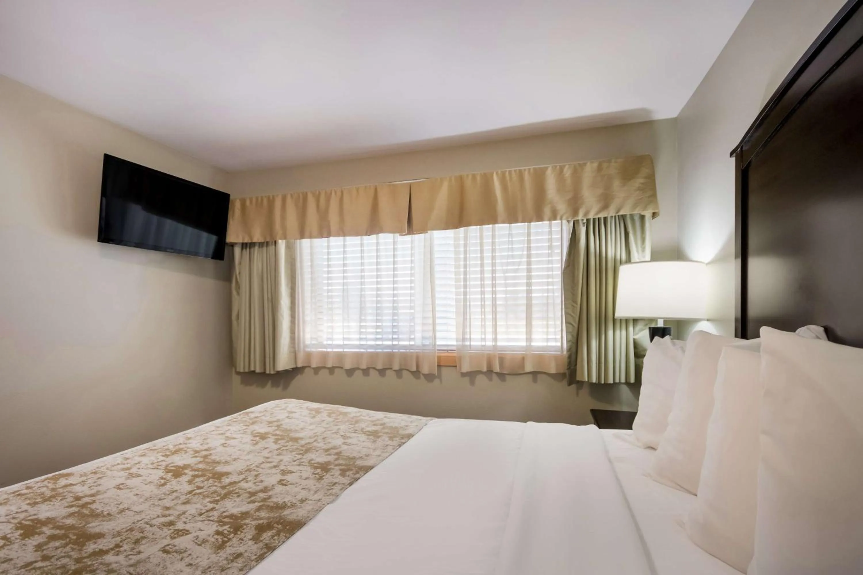 Photo of the whole room, Bed in Best Western Weston Inn