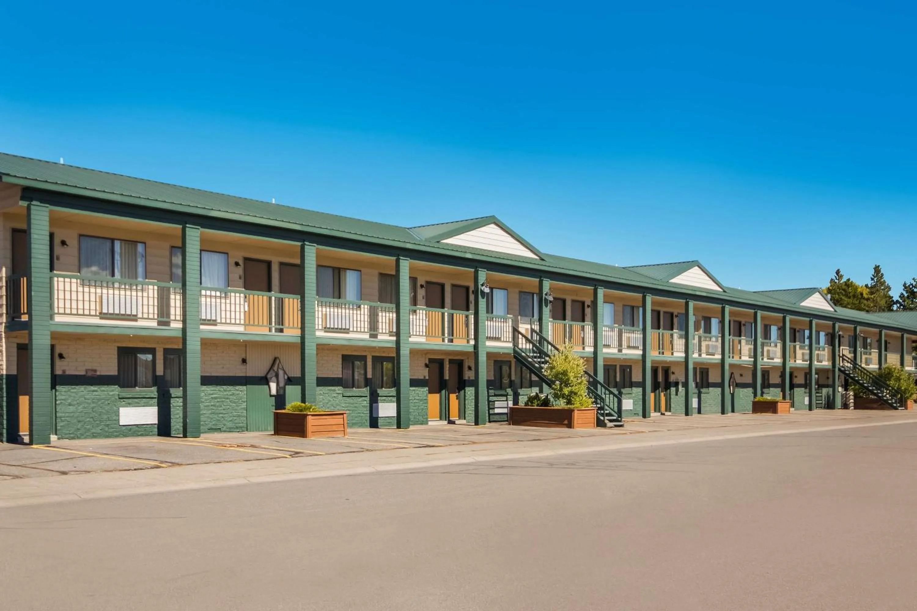 Property building in Best Western Weston Inn