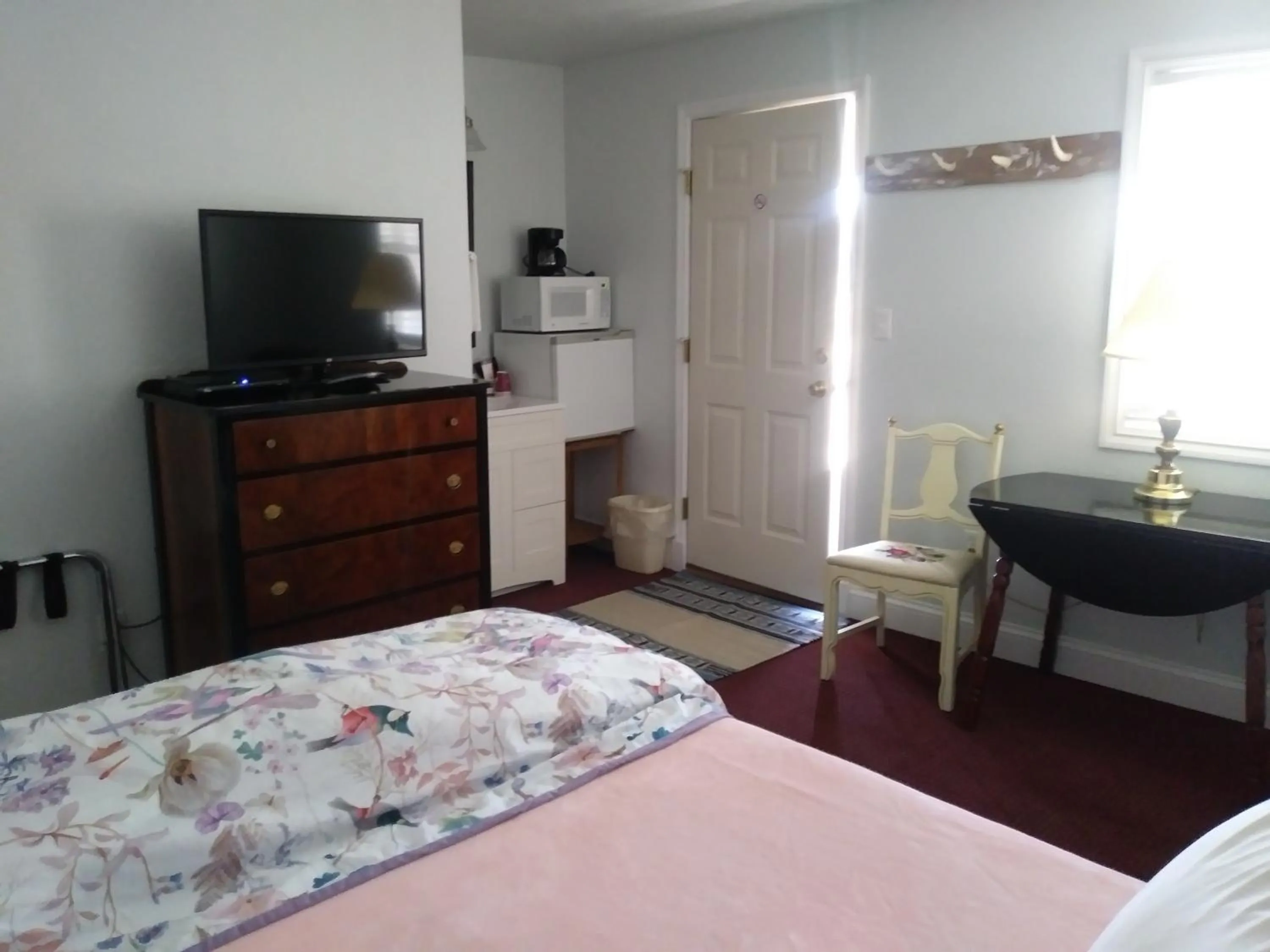 Bed in Big Horn Motel