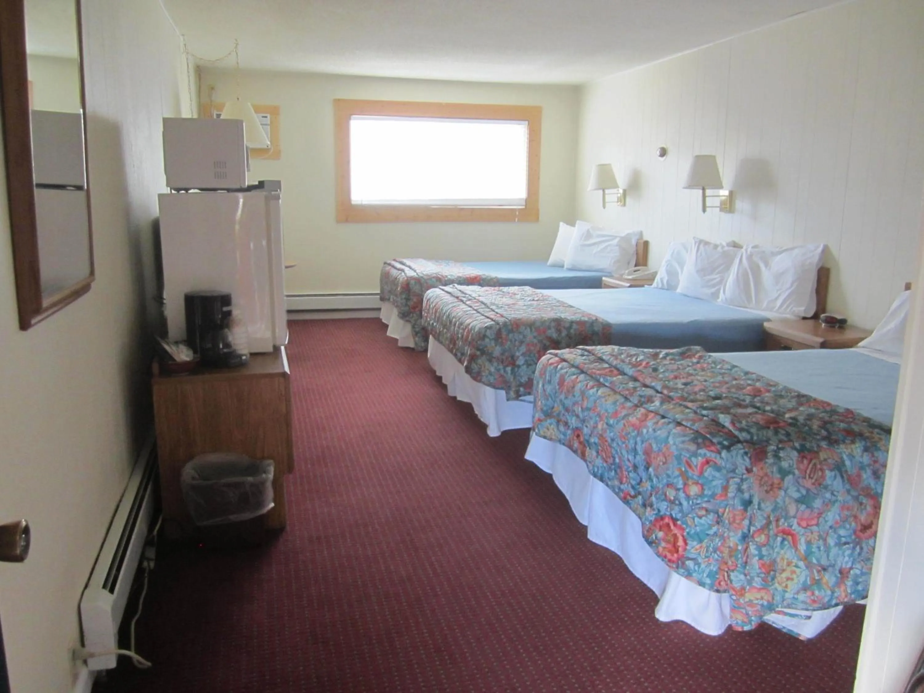 Coffee/tea facilities, Bed in Big Horn Motel