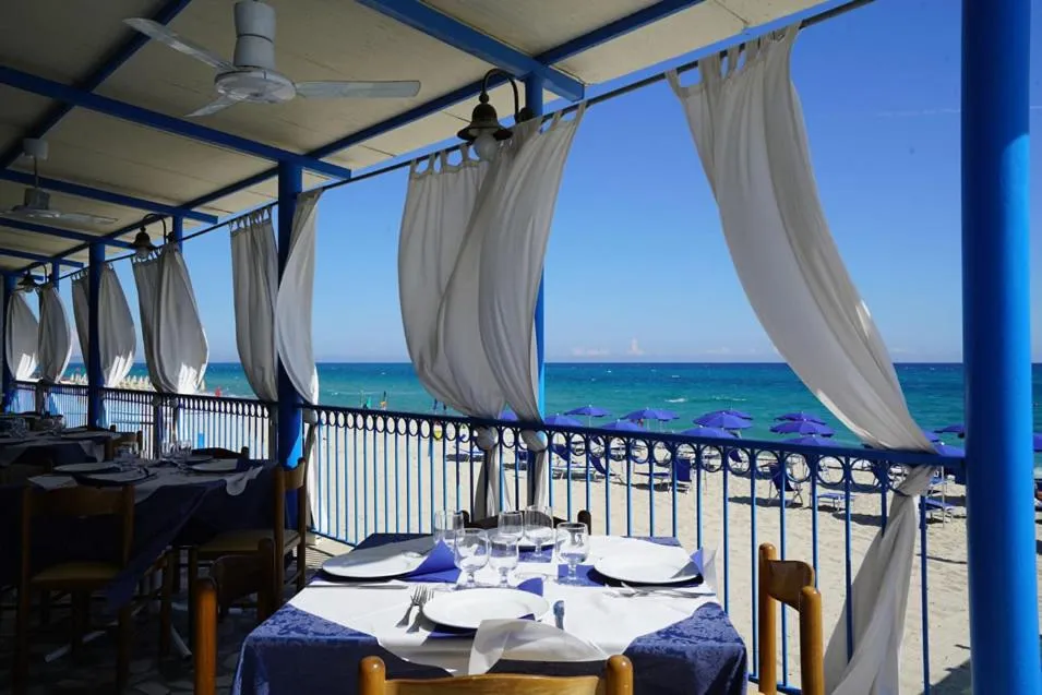 Beach, Restaurant/Places to Eat in Apulia Hotel Sellia Marina