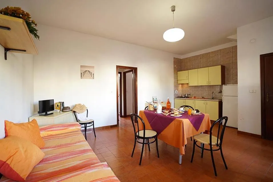 Seating area, Dining Area in Apulia Hotel Sellia Marina