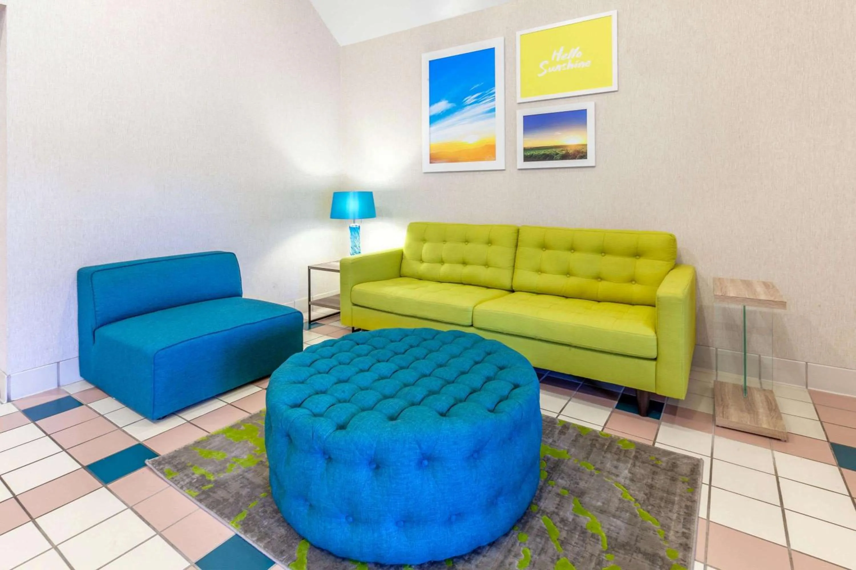 Lobby or reception in Days Inn by Wyndham Milan Sandusky South