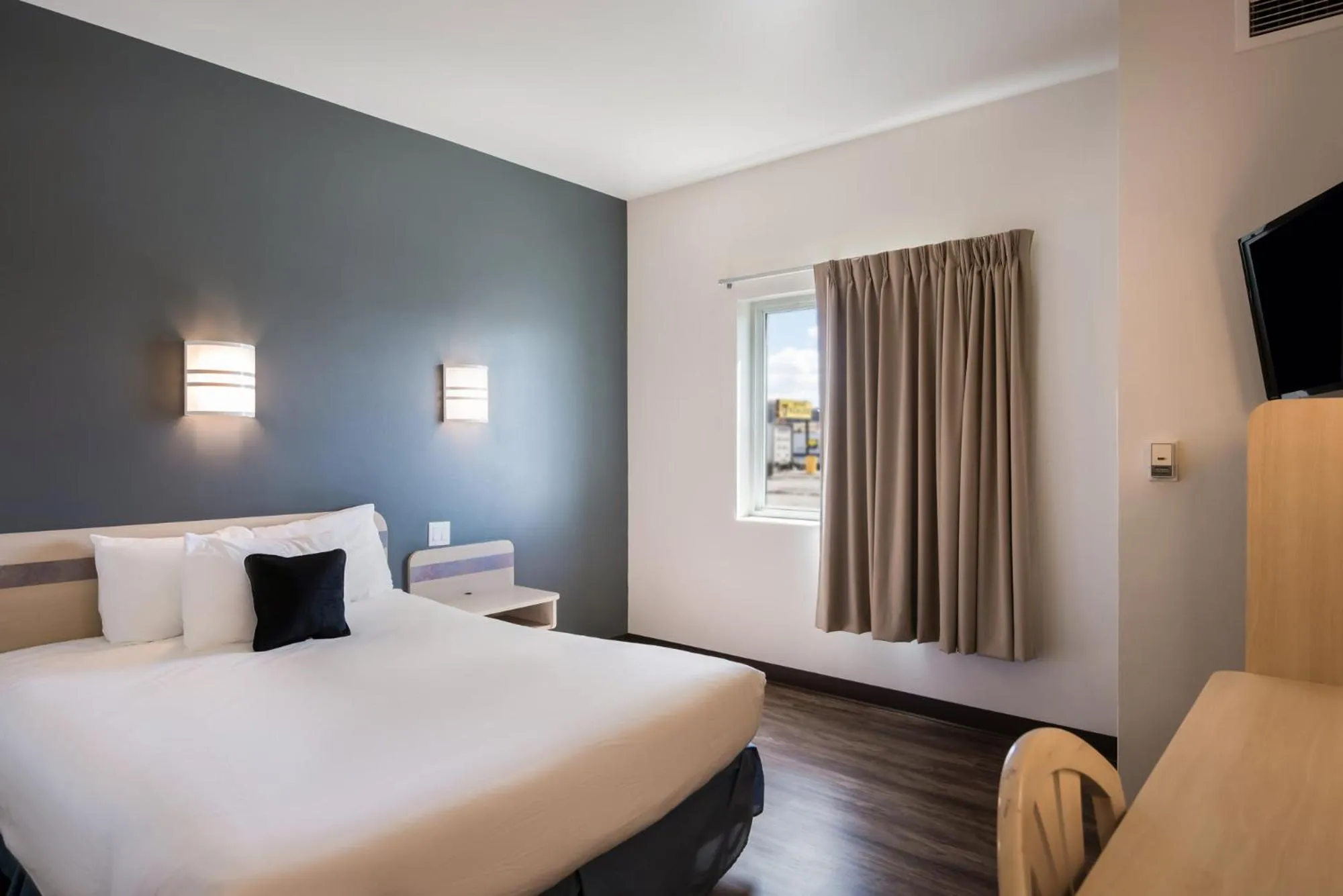 Bedroom, Bed in Red Lion Inn & Suites Butte