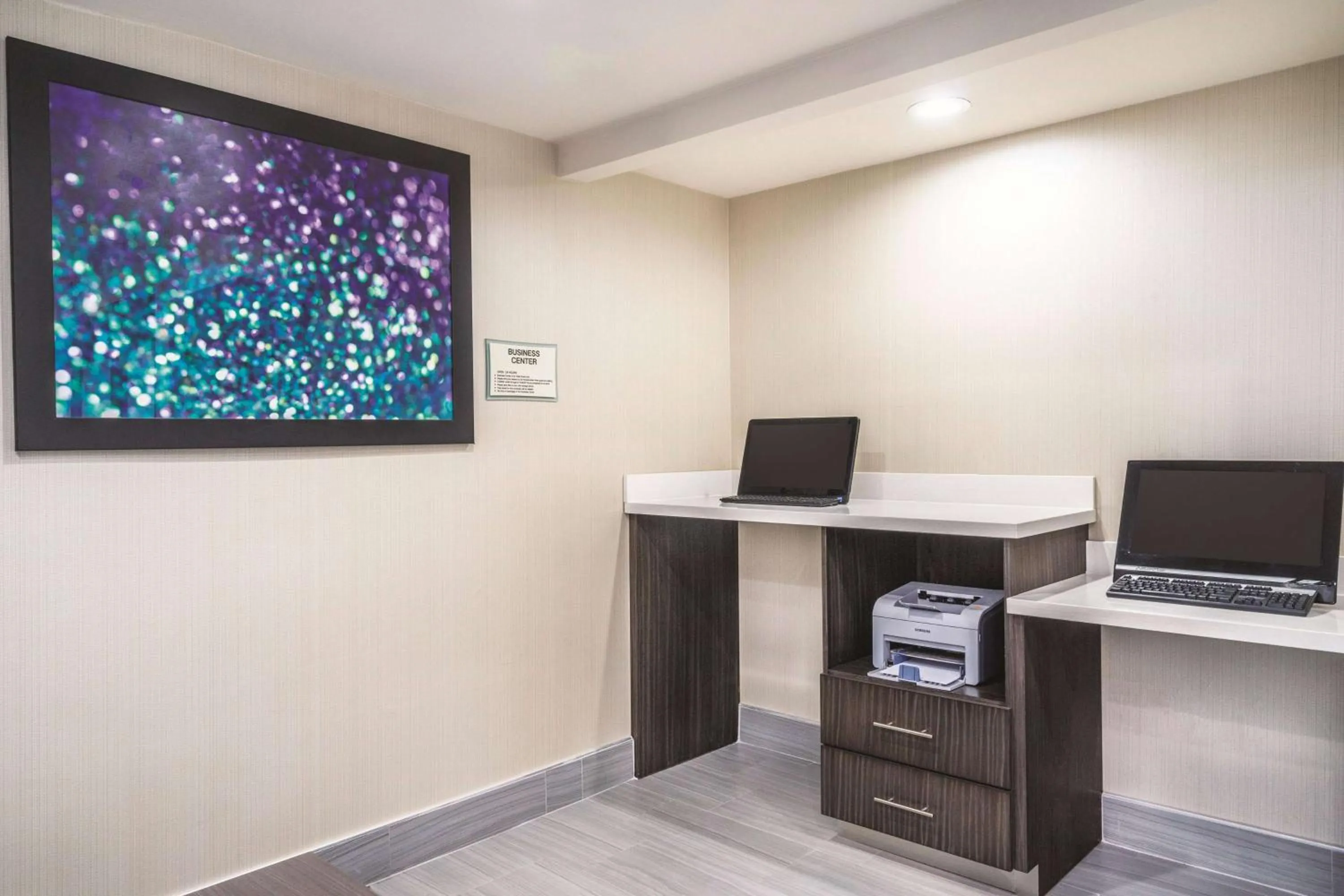 Business facilities in La Quinta by Wyndham Loudon