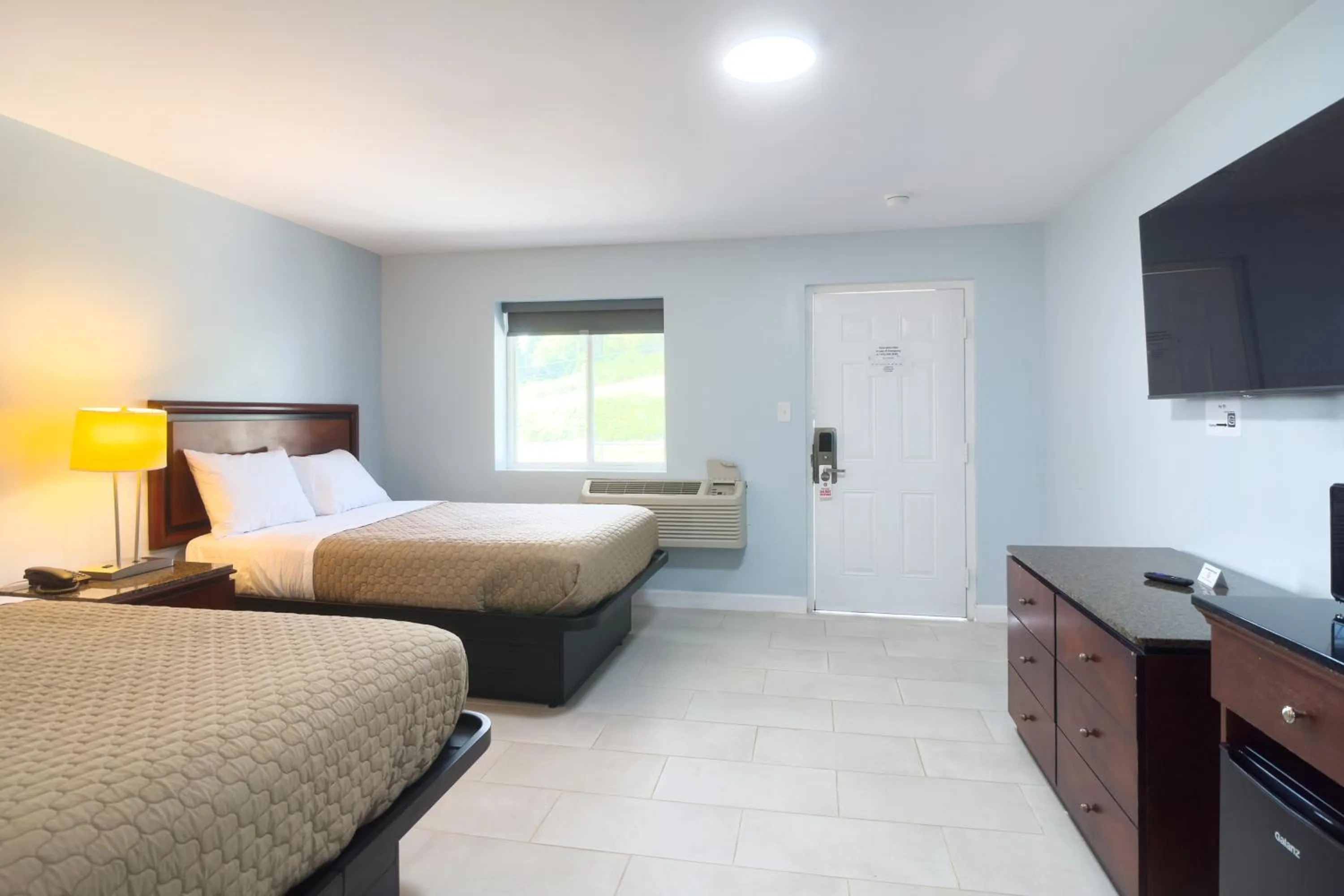 Bedroom, Bed in Imperial Inn by OYO Tazewell