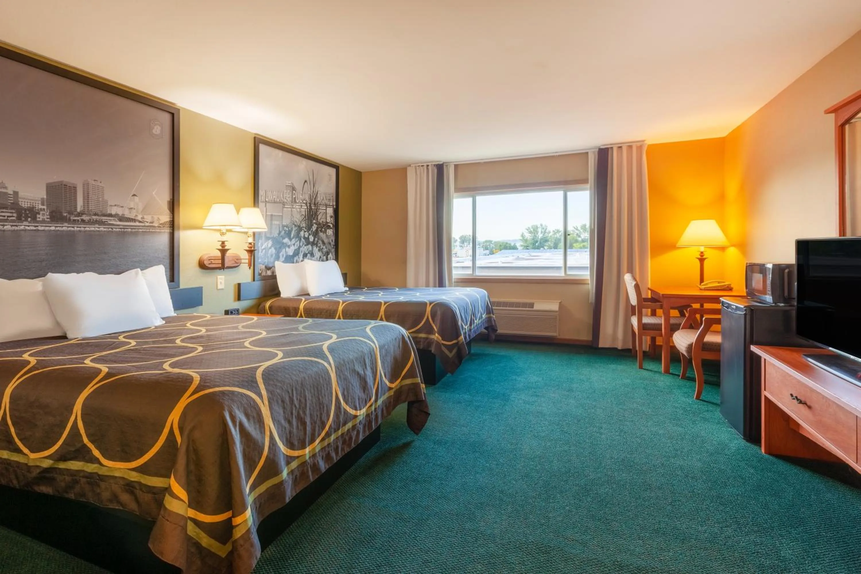 Bedroom in Super 8 by Wyndham Berlin WI