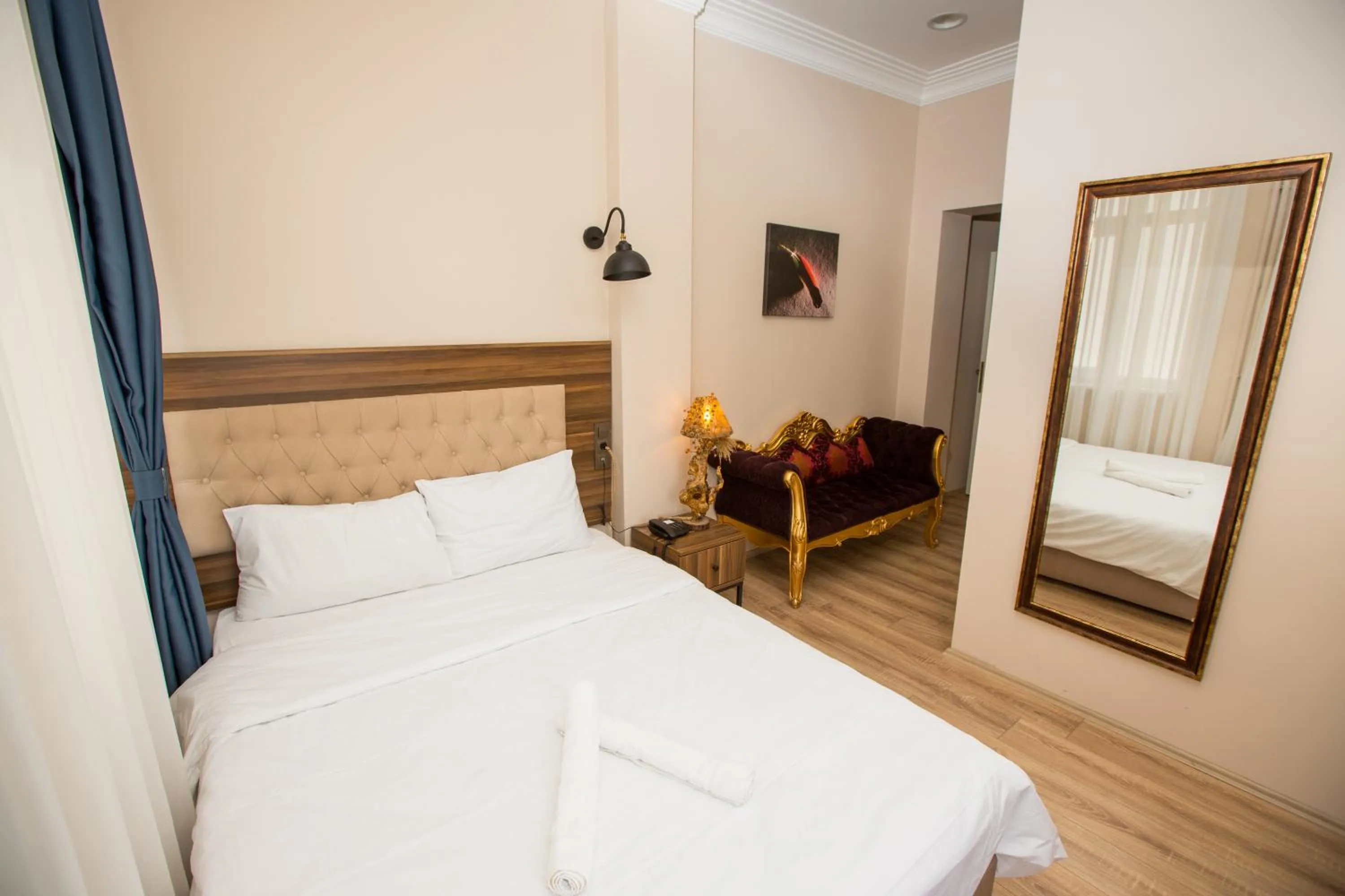 Photo of the whole room, Bed in Corner Garden Hotel