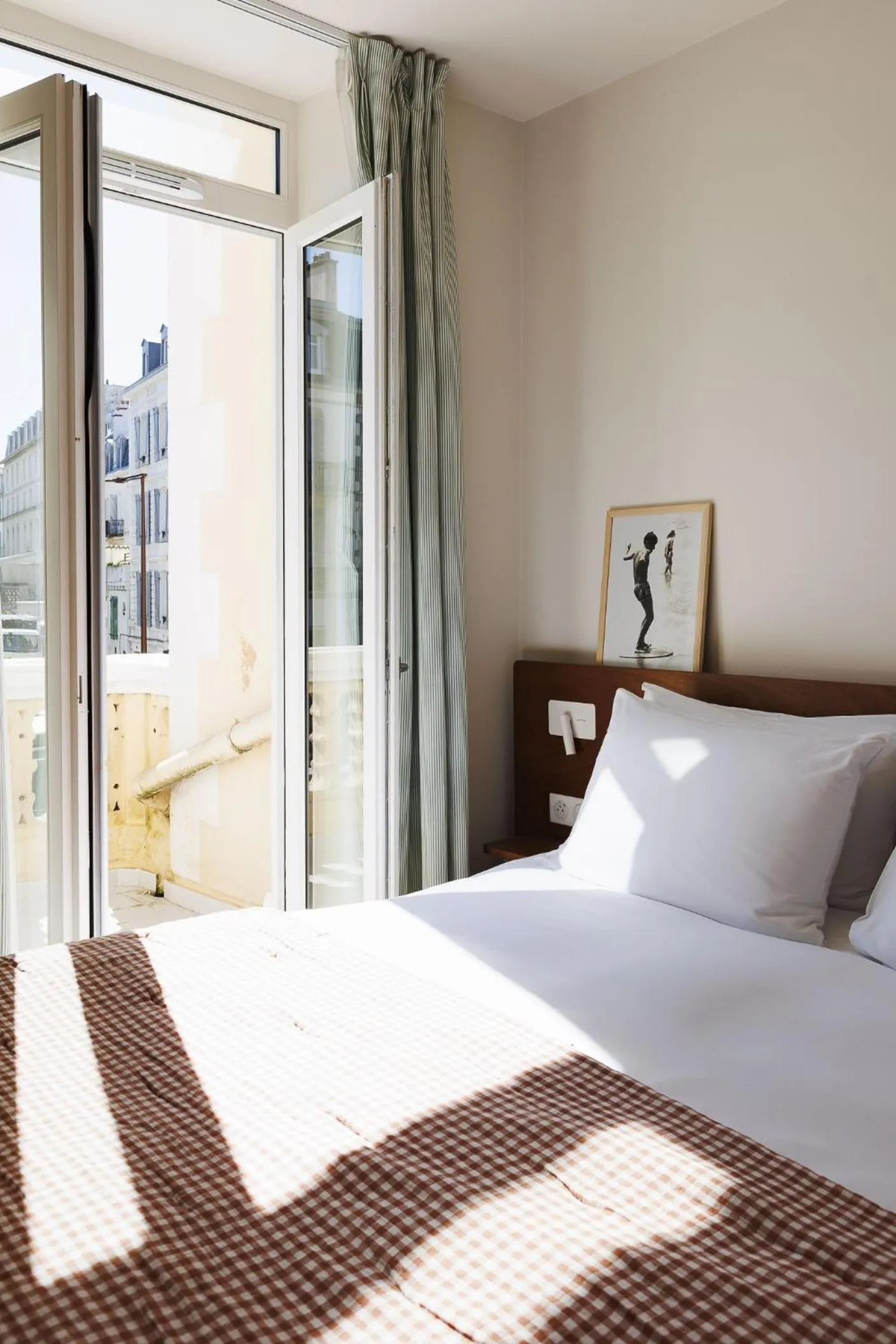 Bed in ALFRED HOTELS Les Halles