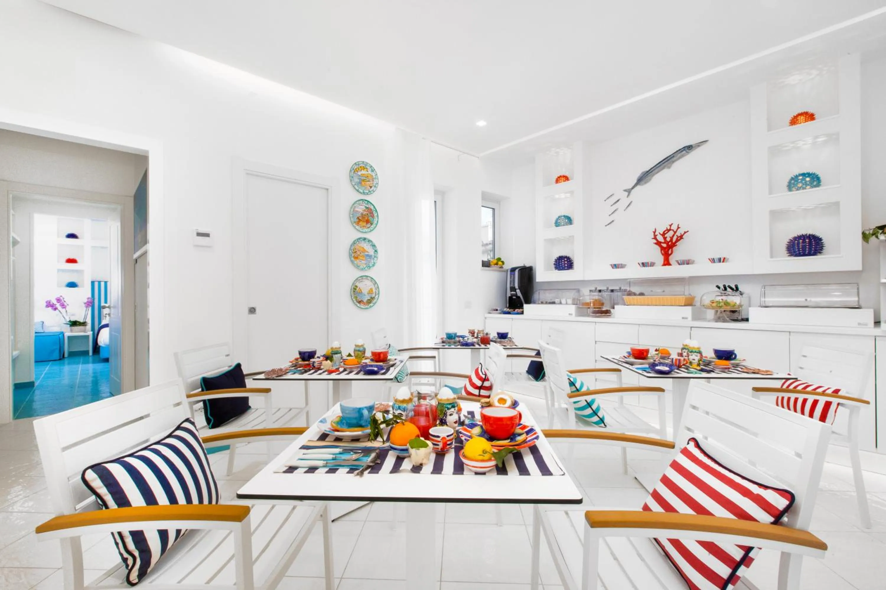 Food and drinks in YourHome - Sersale Suites