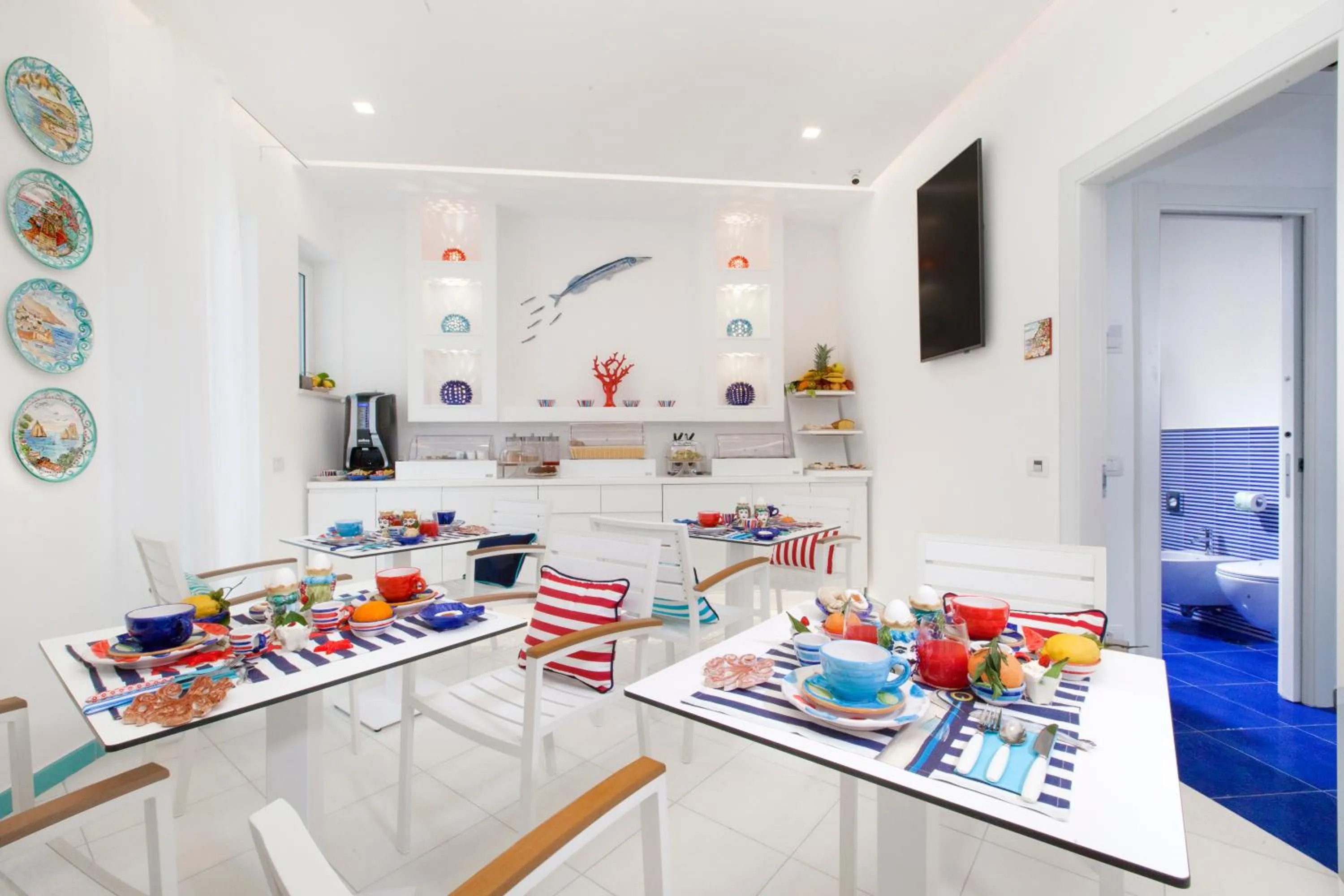 Food and drinks in YourHome - Sersale Suites