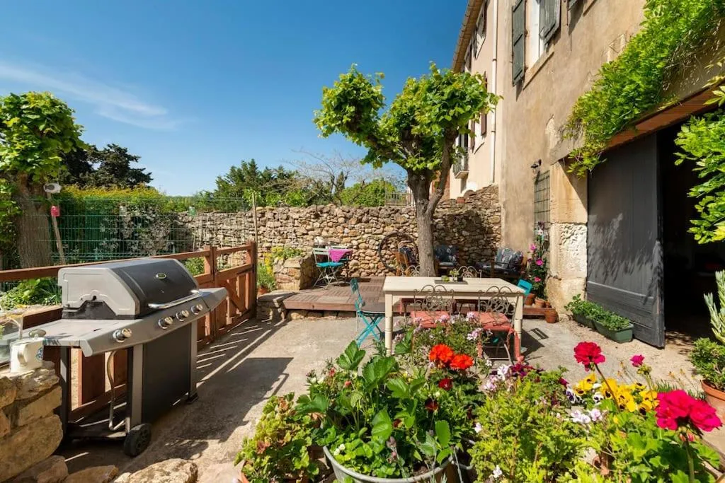 Property building in La Calade