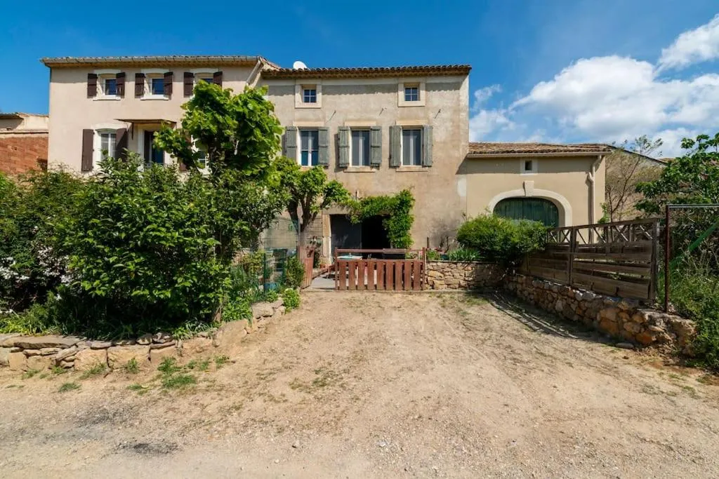 Property building in La Calade