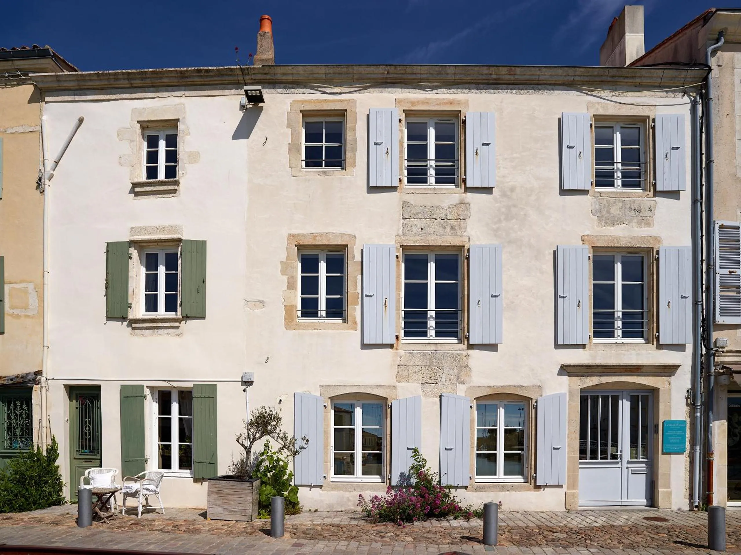 Property building in Villa de L'Eclusier