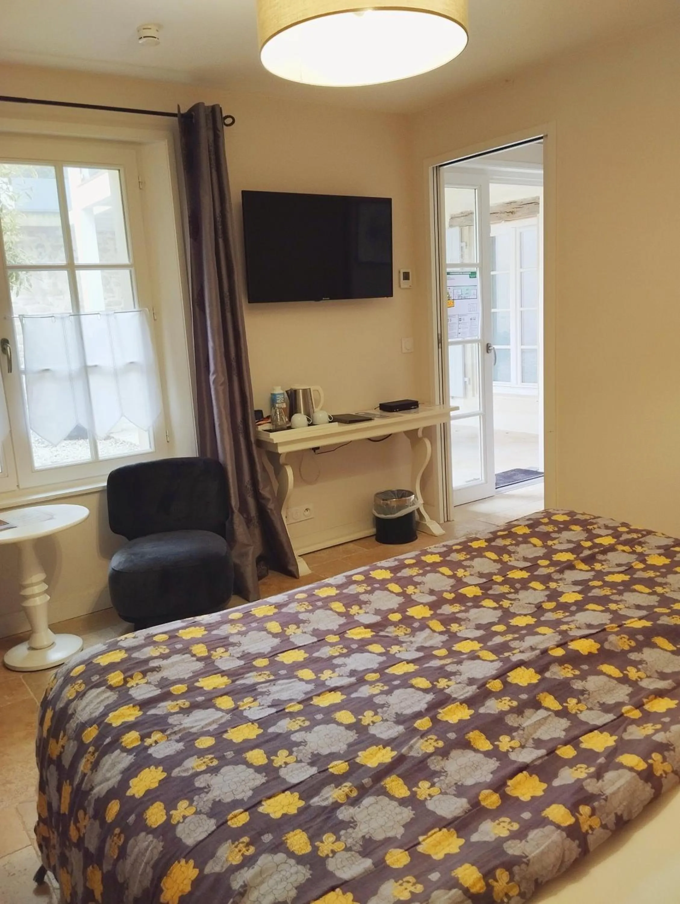 Bed in Villa de L'Eclusier