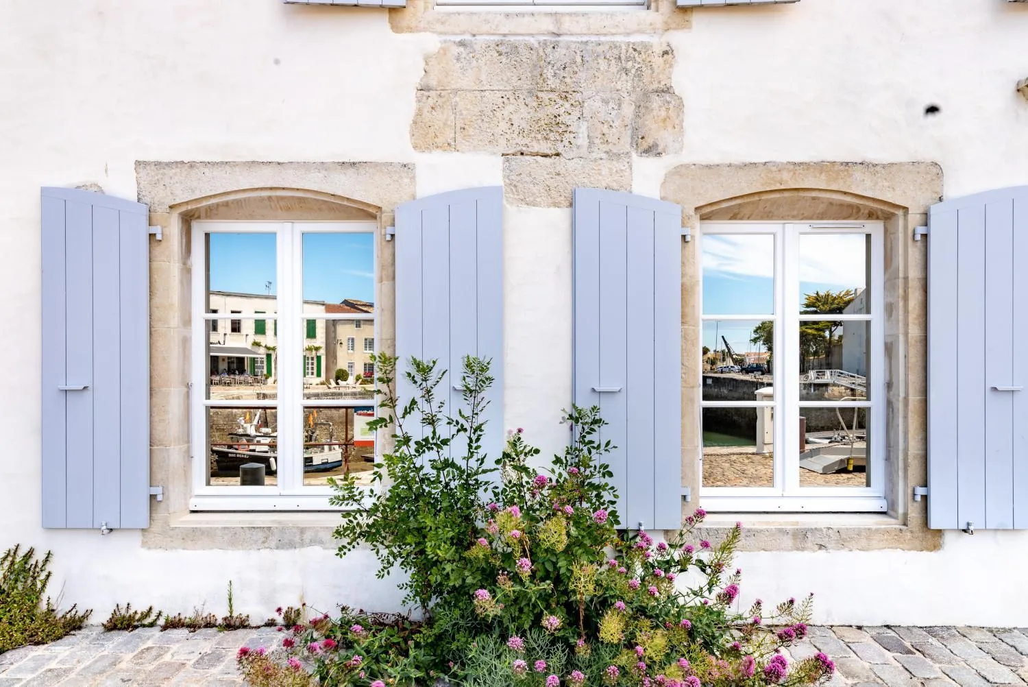 Facade/entrance in Villa de L'Eclusier