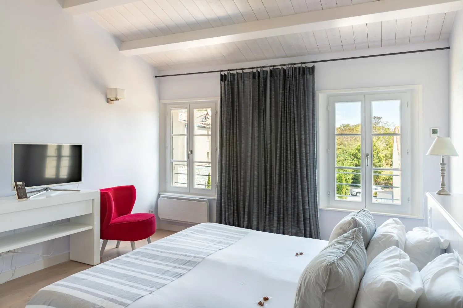 Photo of the whole room in Villa de L'Eclusier