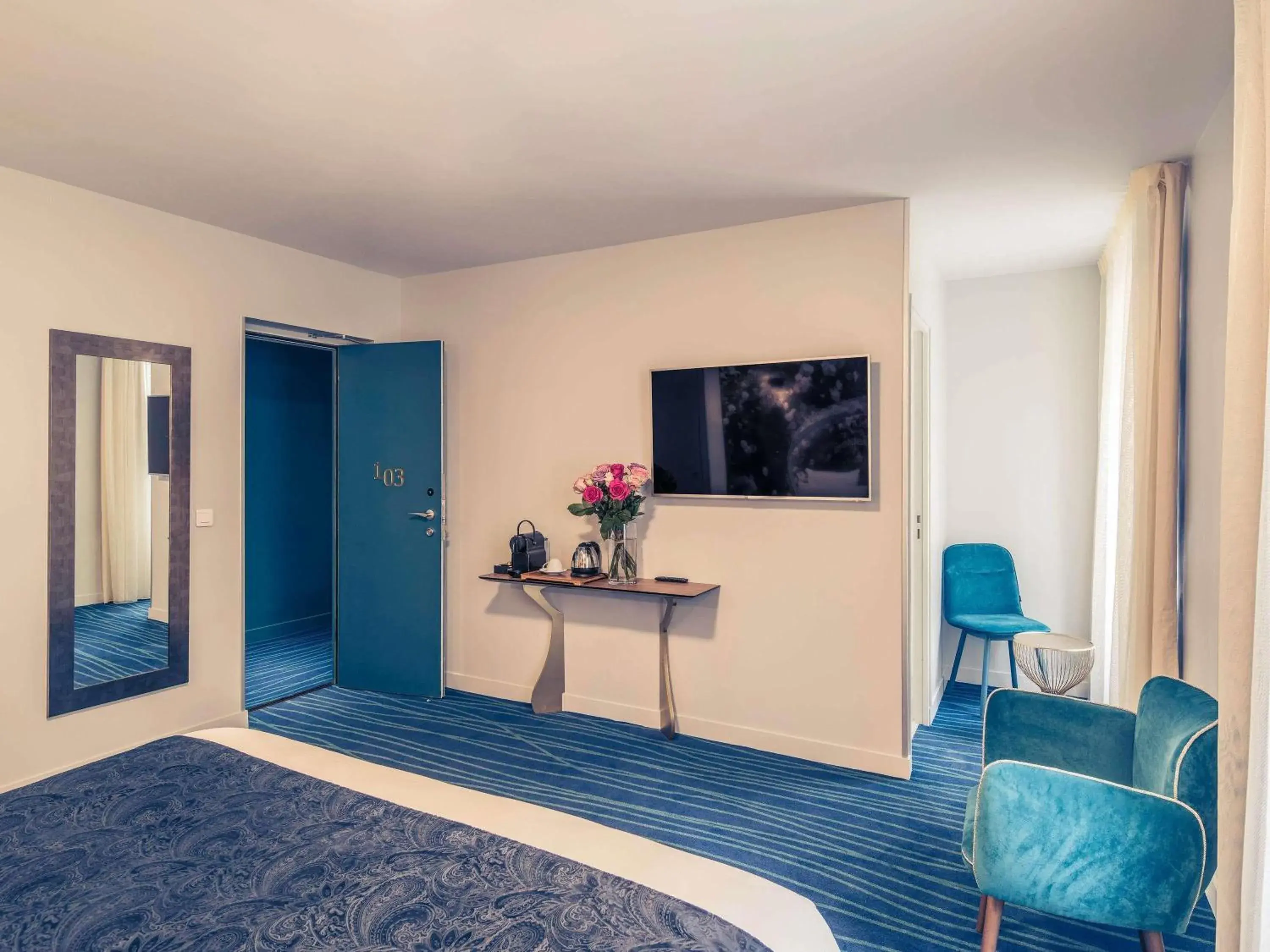 Privilege Double Room in Hôtel Mercure Paris Suresnes Longchamp Privilege Double Room in Hôtel Mercure Paris Suresnes Longchamp