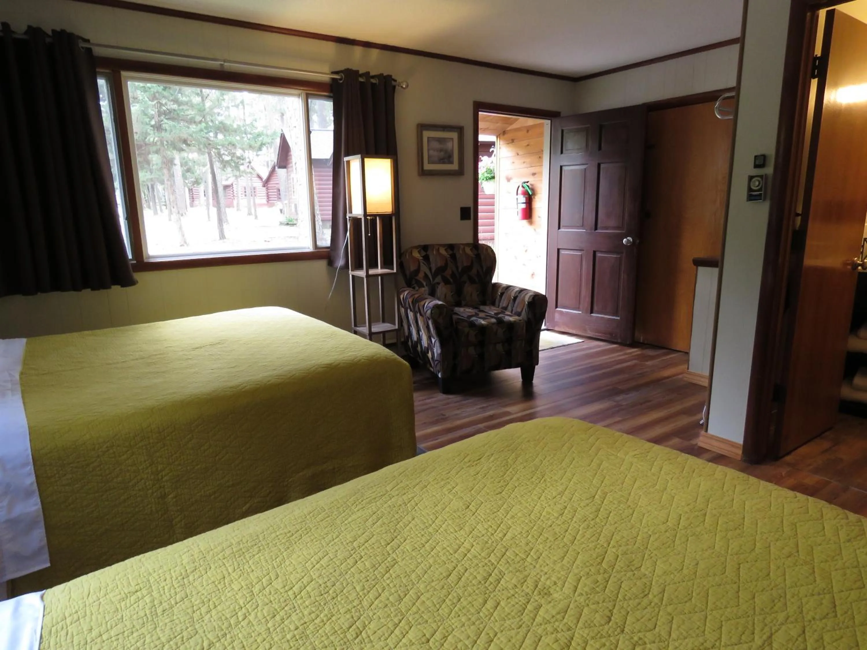 Photo of the whole room in Tall Pines Inn