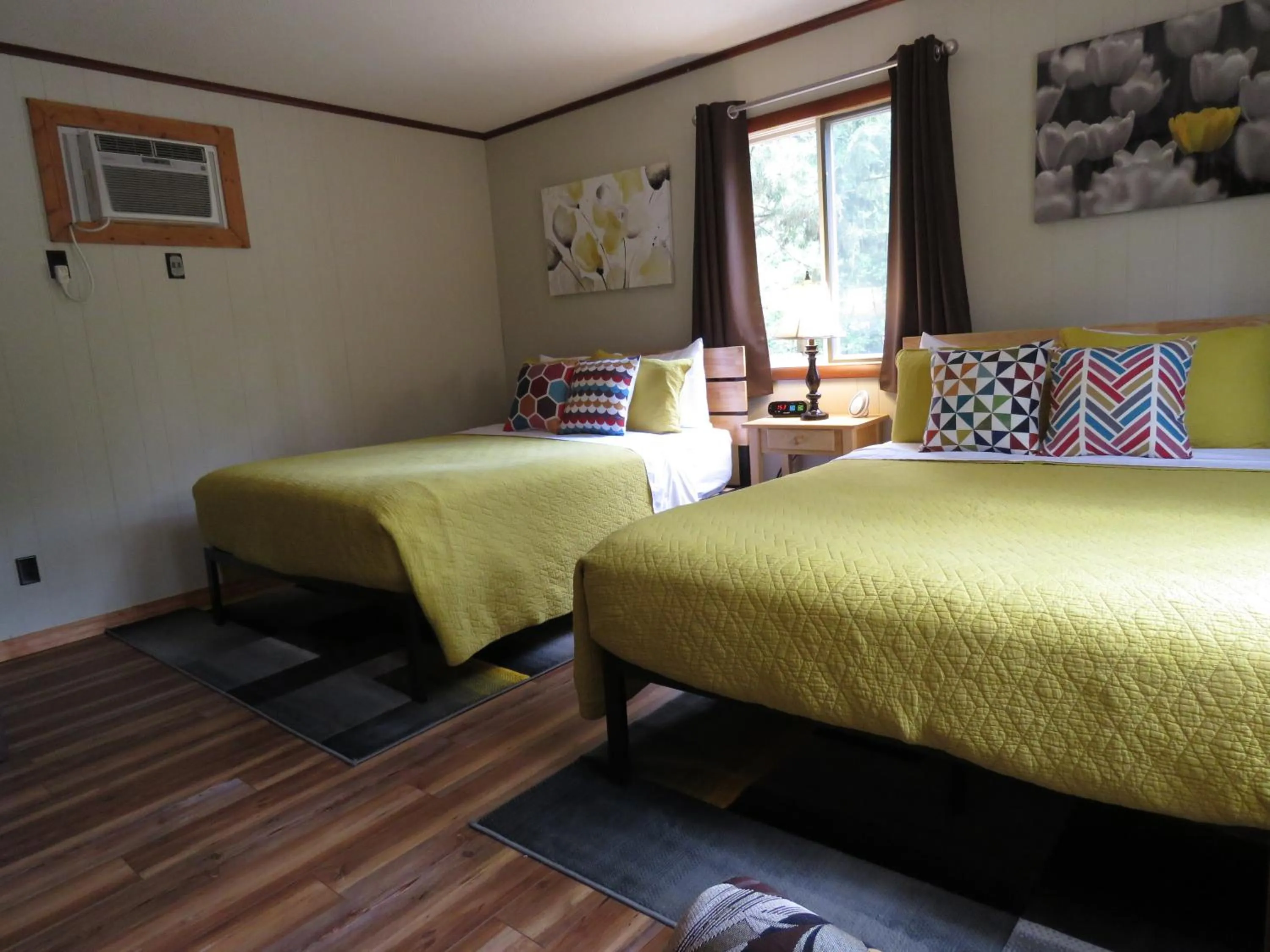 Bedroom in Tall Pines Inn