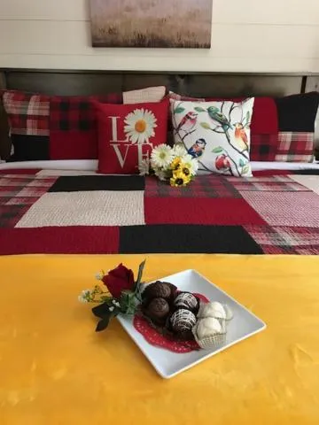 Guests in Tall Pines Inn