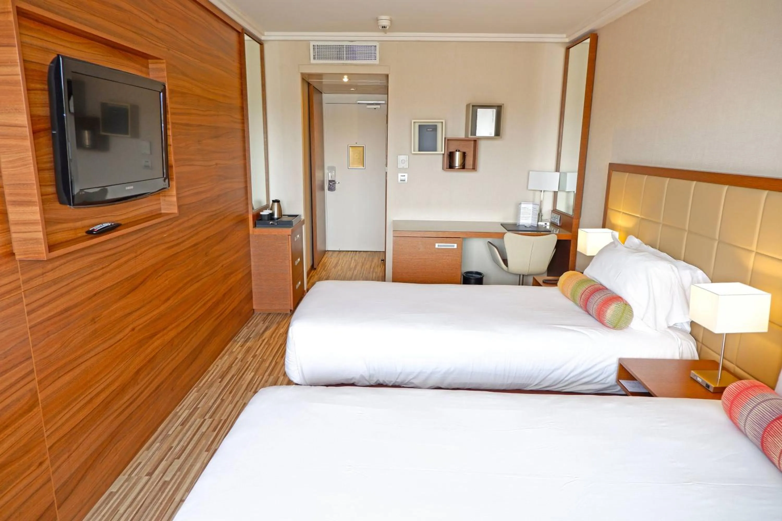 Photo of the whole room, Bed in AC Hotel by Marriott Ambassadeur Antibes - Juan Les Pins
