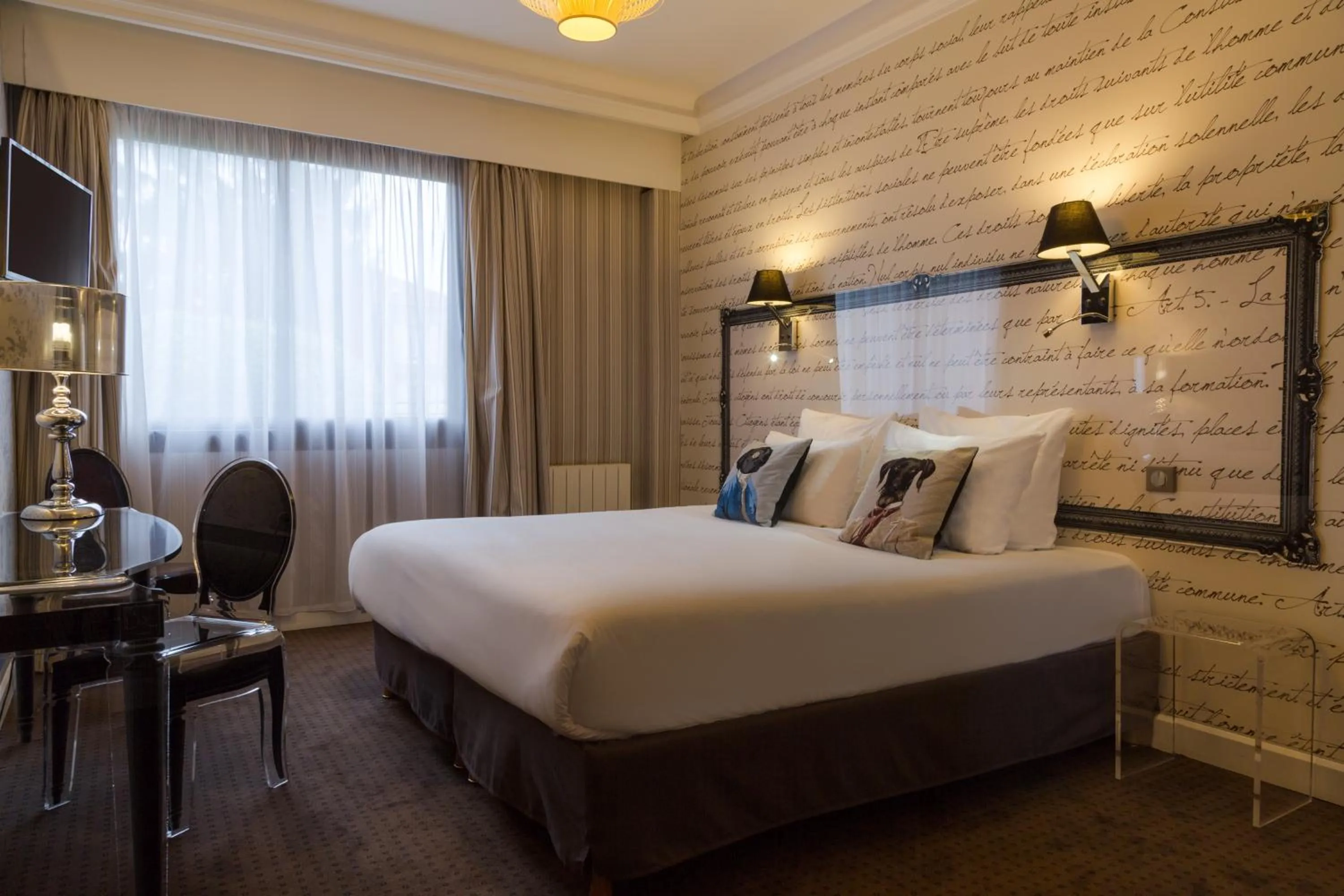 Photo of the whole room, Bed in Hotel Albert 1er