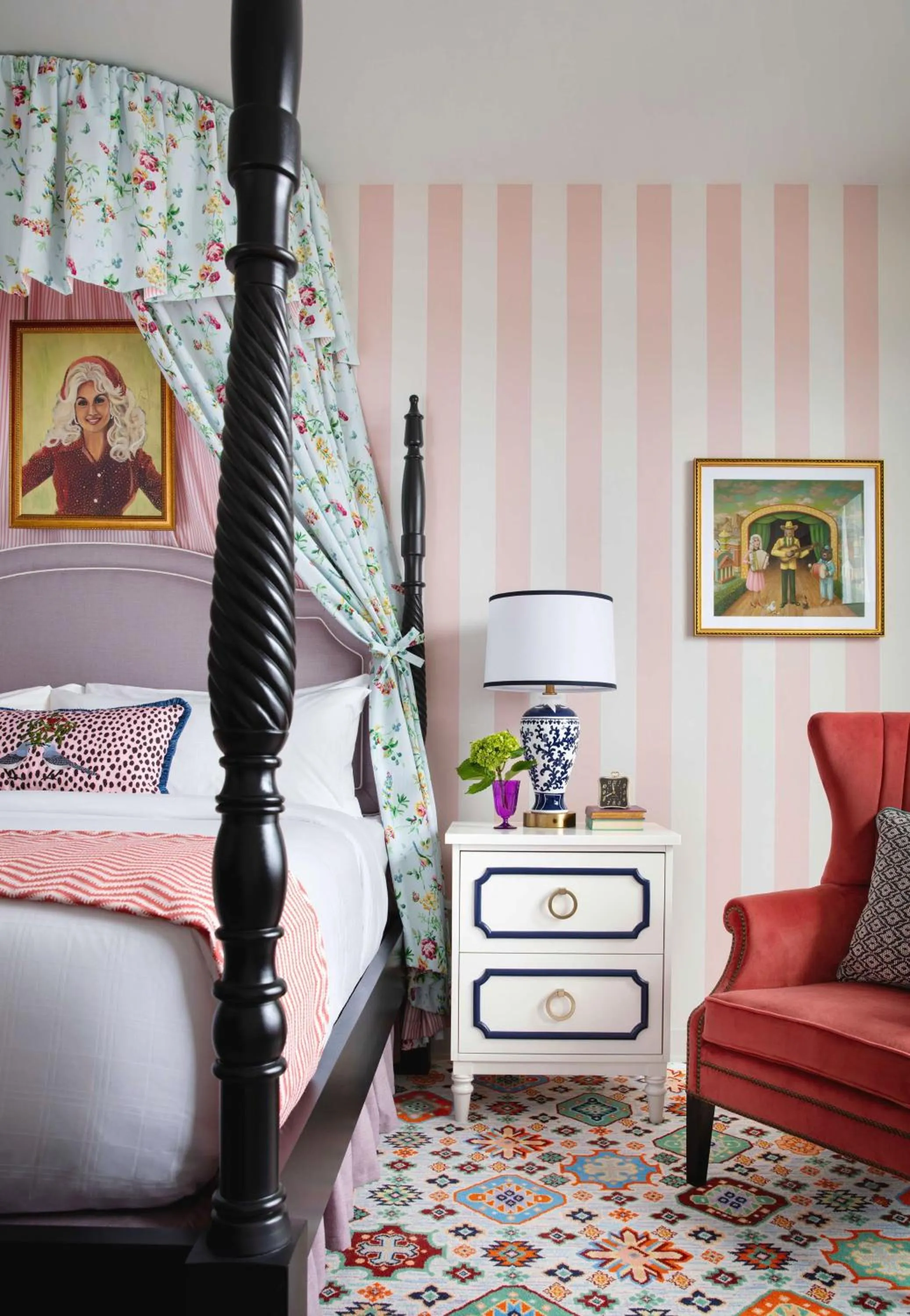 Photo of the whole room, Bed in Graduate by Hilton Nashville