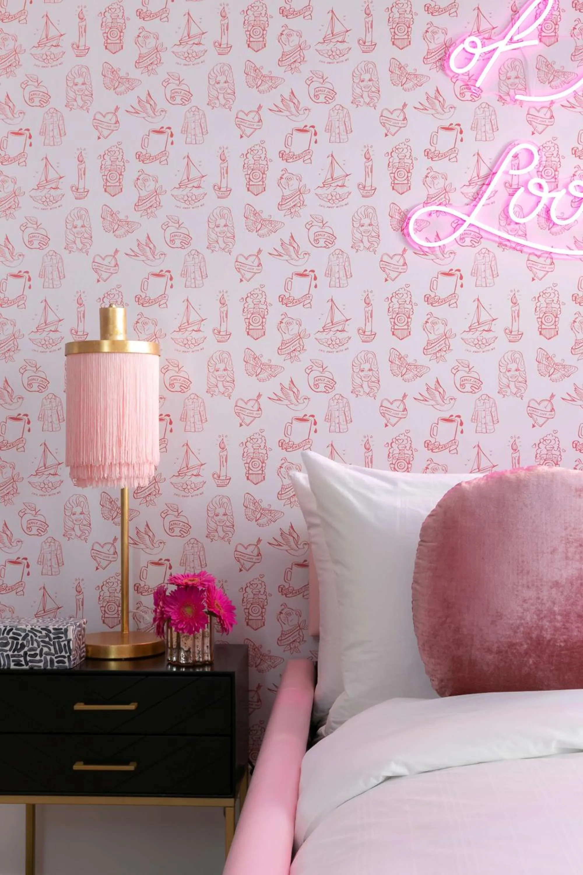 Bed in Graduate by Hilton Nashville