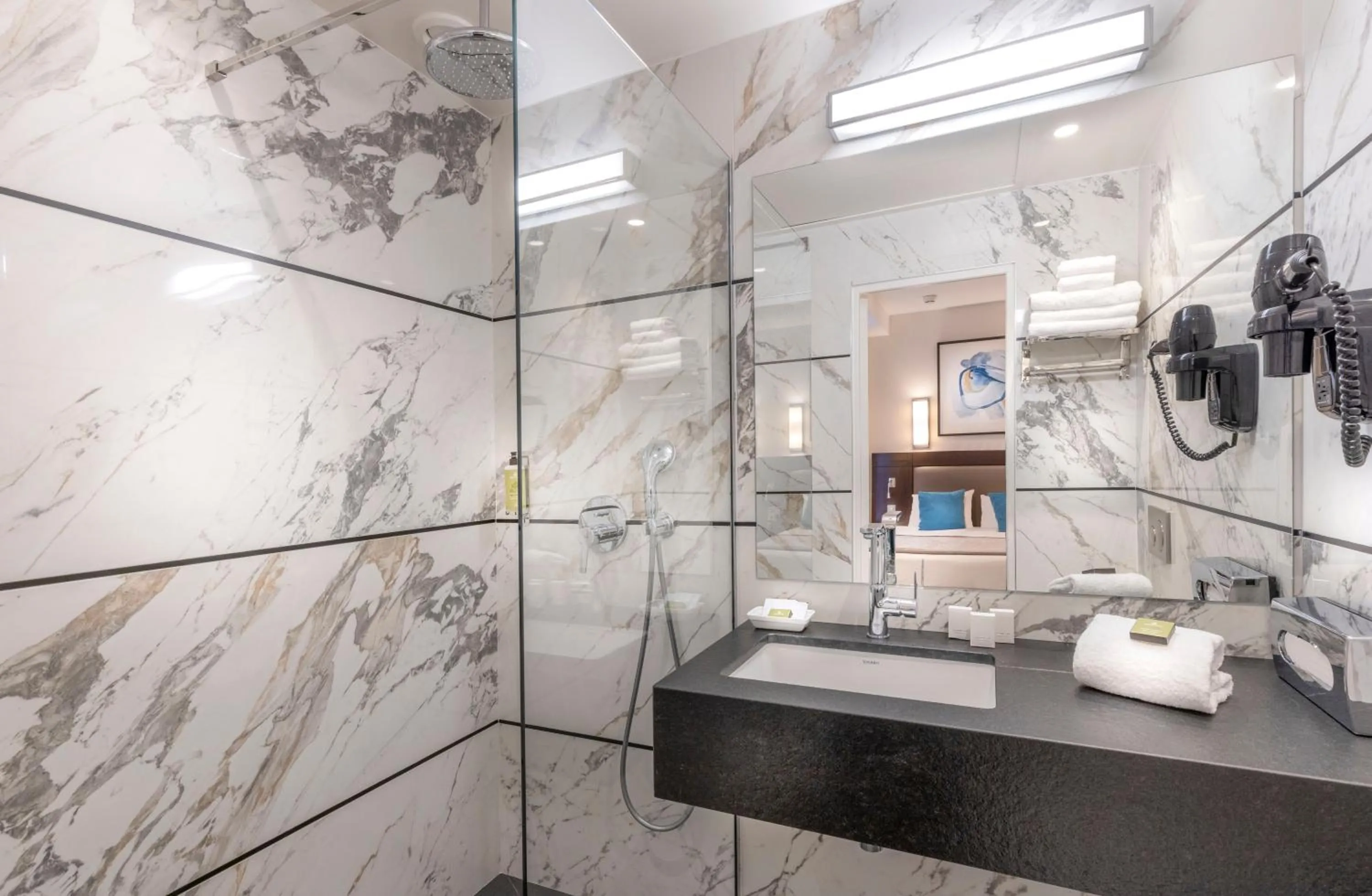 Shower in Elysées Ceramic