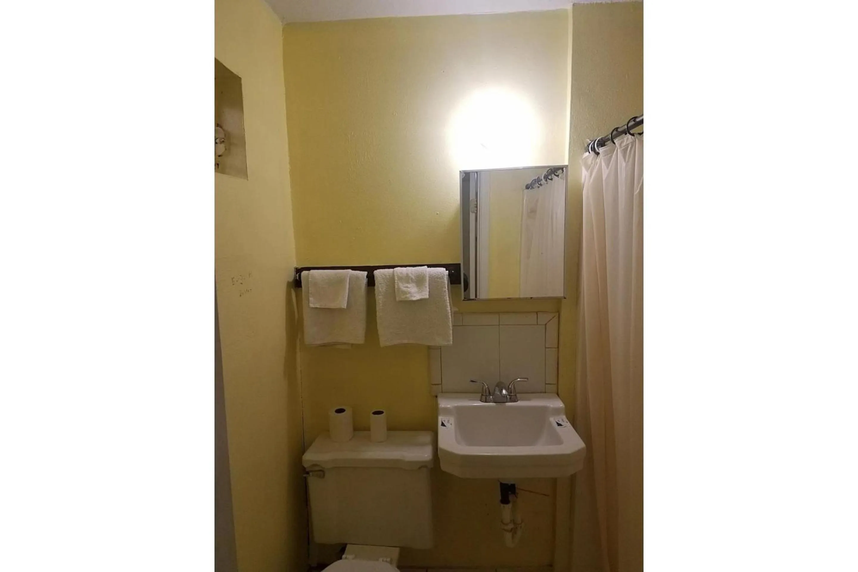 Bathroom in Motel 19 By Capital O Baytown I-10