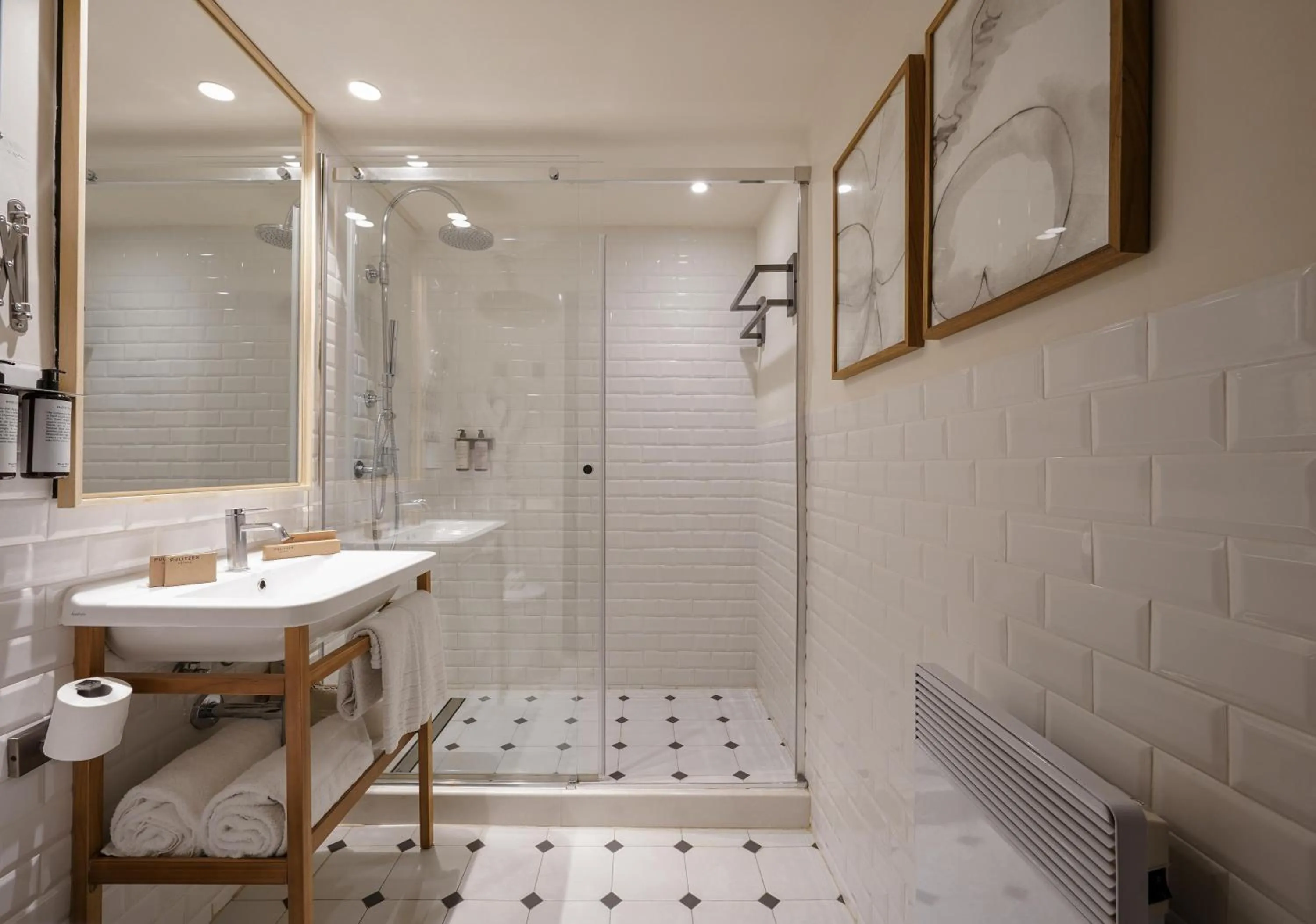 Bathroom in Hotel Pulitzer Paris