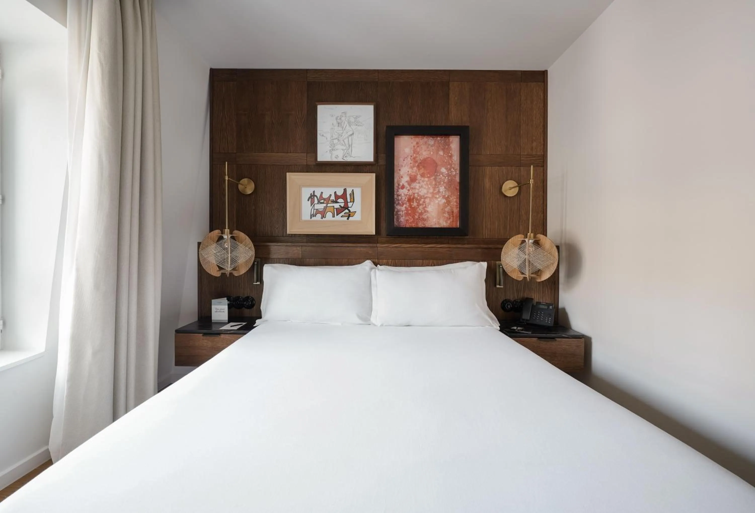 Photo of the whole room, Bed in Hotel Pulitzer Paris