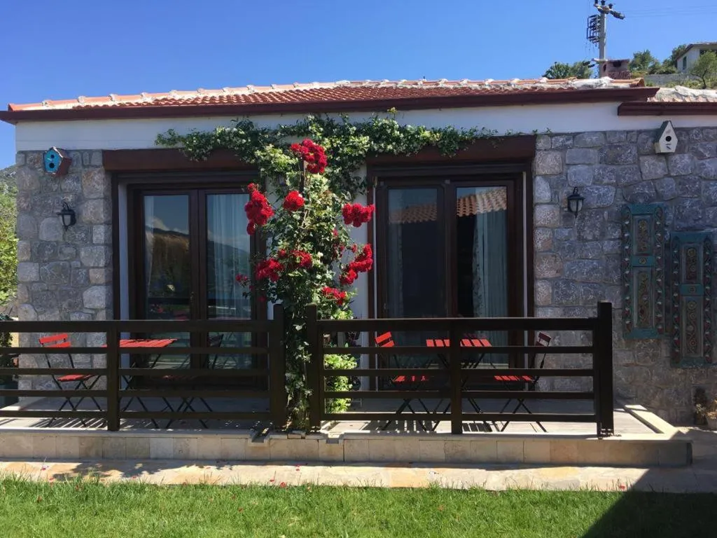 Balcony/Terrace in Harmanyeri Tatilevi