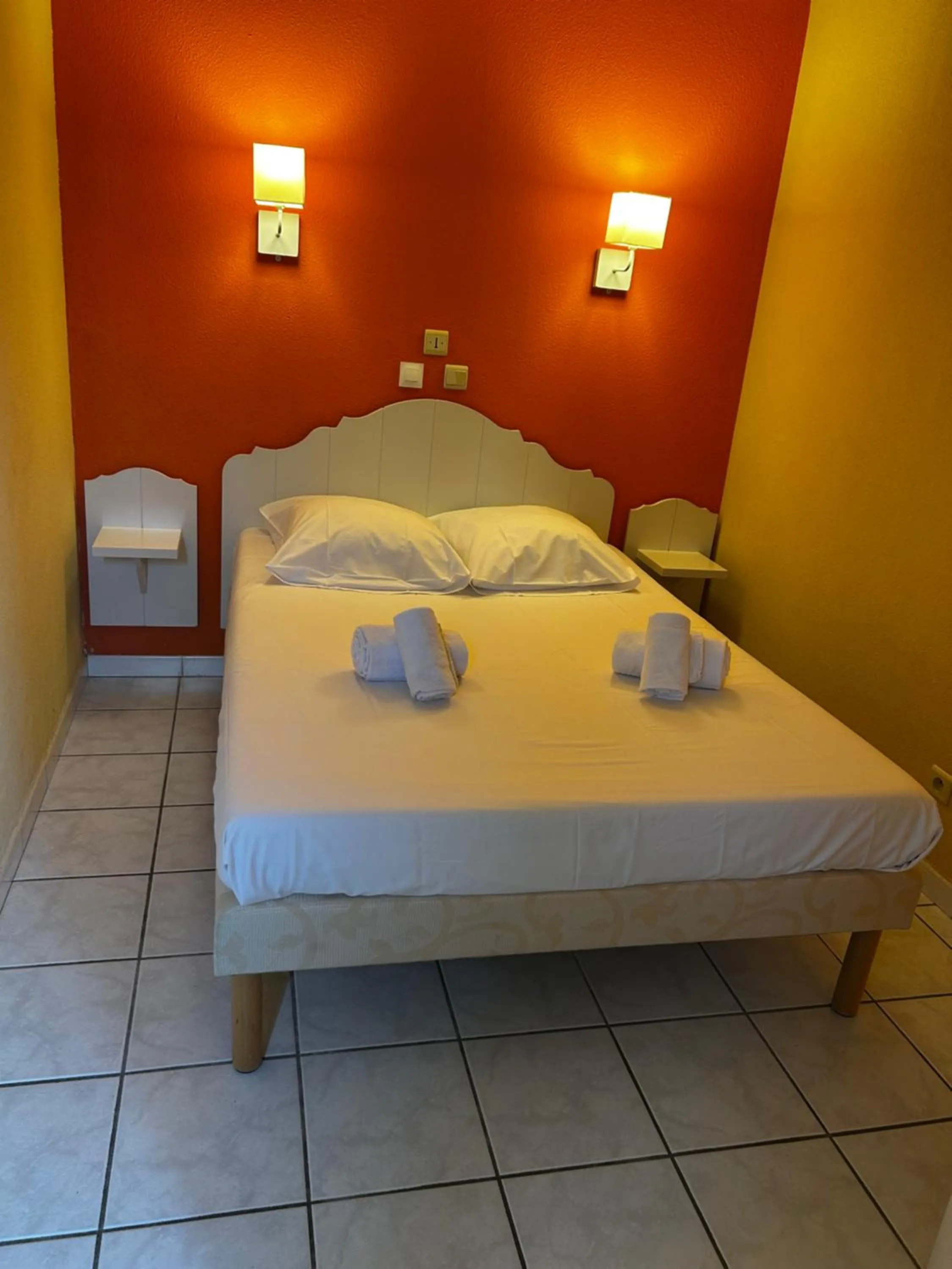 Bed in Lagrange Grand Bleu Vacances – Résidence Les Jardins de Neptune