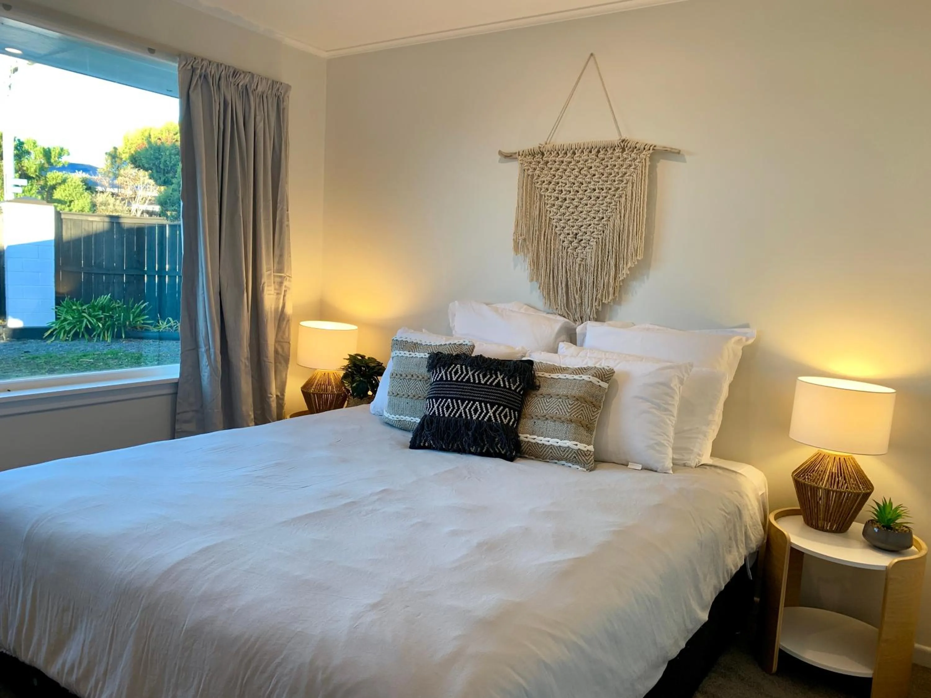 Bedroom, Bed in Kaikōura Peaks eMotel