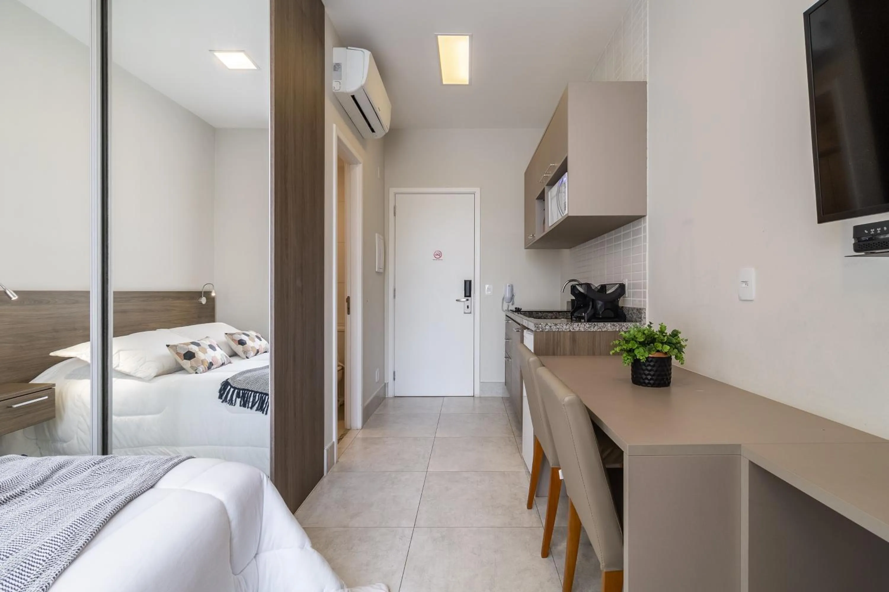 Photo of the whole room, Bed in Jacques Pilon Residence