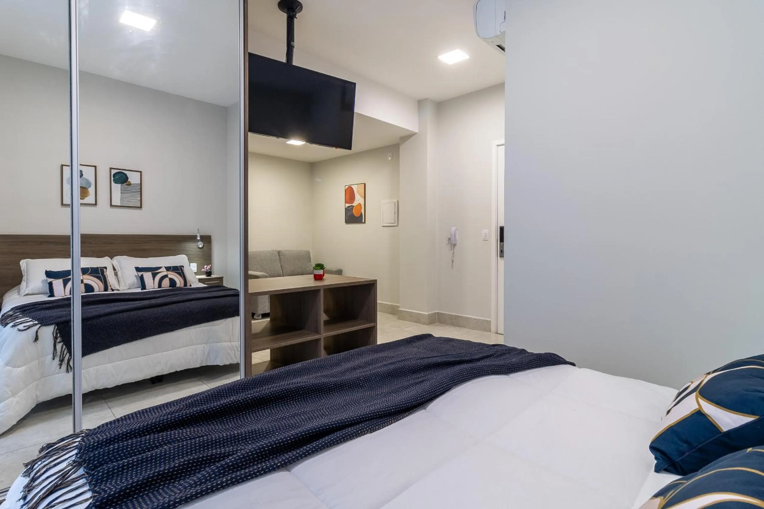 Photo of the whole room, Bed in Jacques Pilon Residence