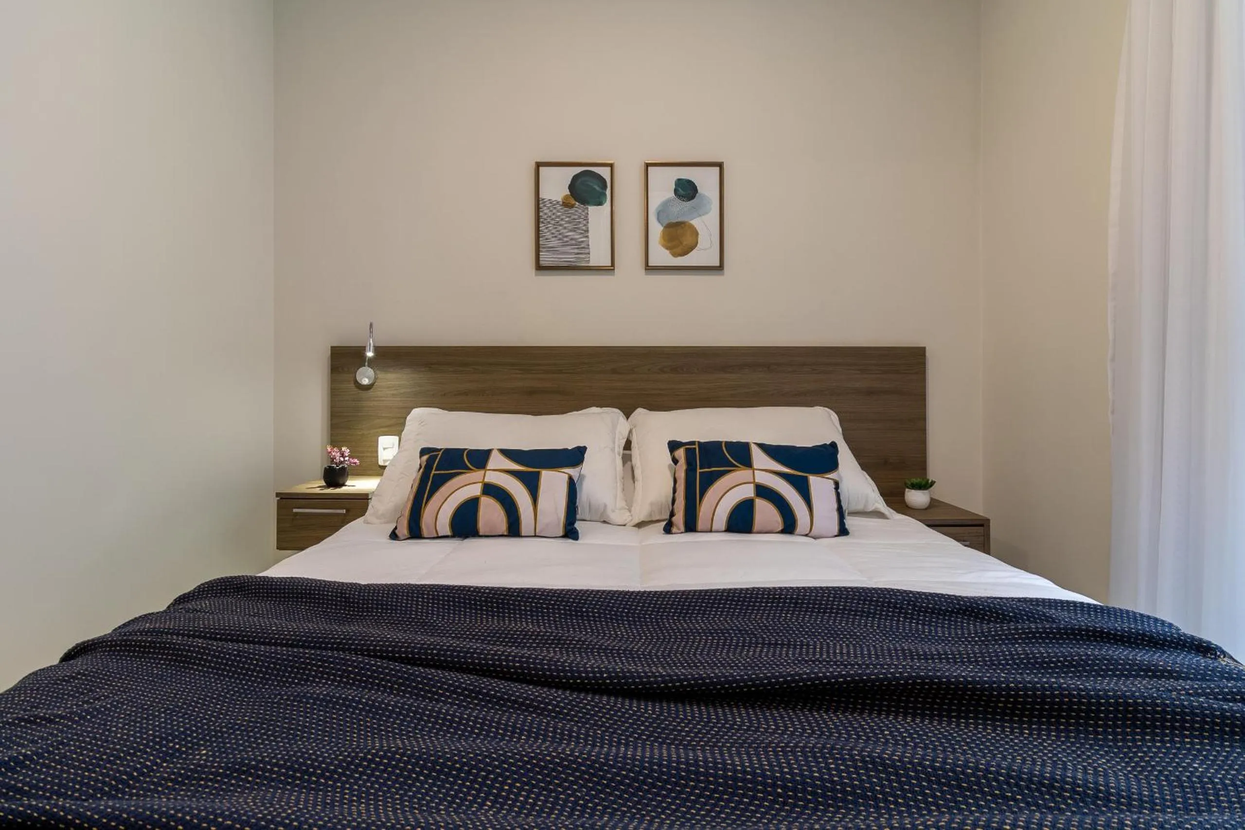 Bedroom, Bed in Jacques Pilon Residence