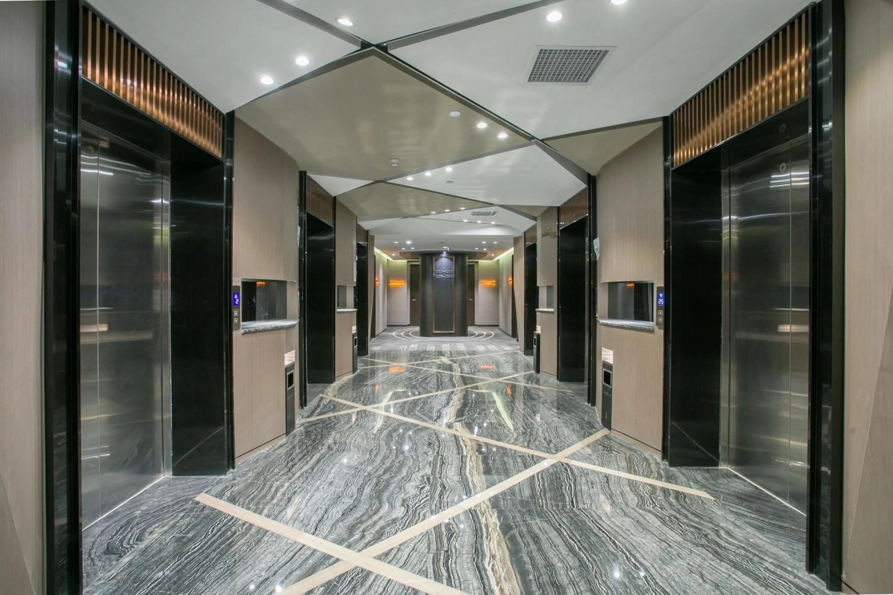 elevator in Ruiman International Hotel